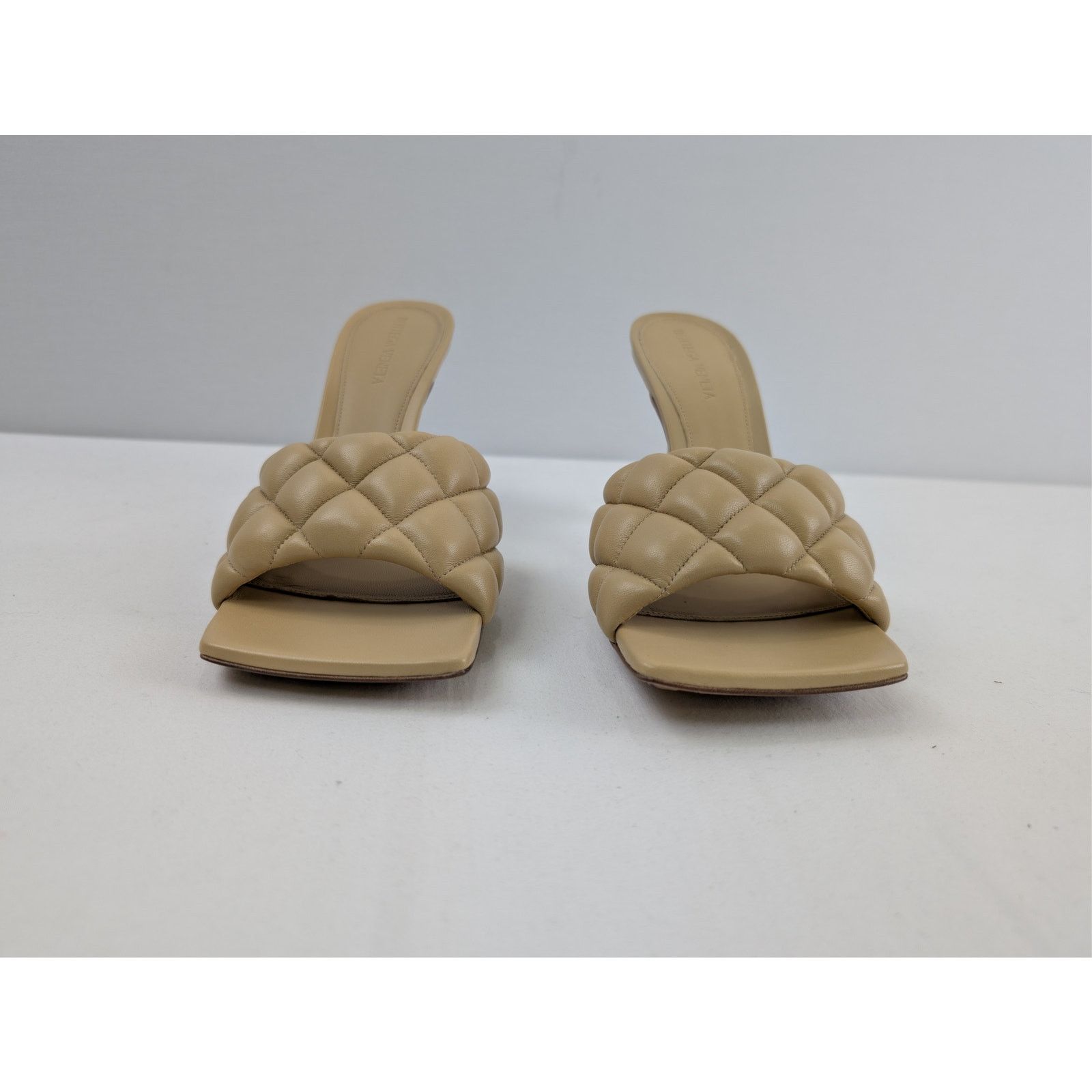 Bottega Veneta o1rshd1 Nappa Matelasse Padded Sandal in Cane Sugar Size US 10.5 / IT 40.5 - 9 Thumbnail