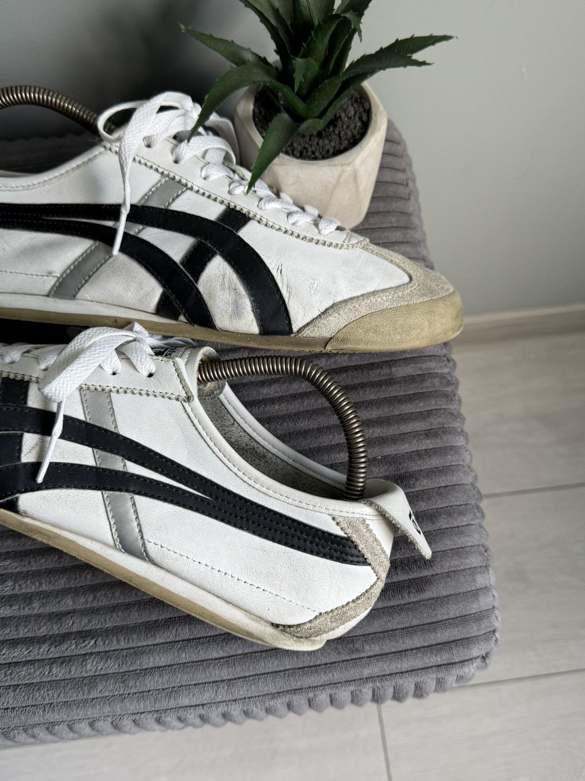 Asics Vintage Asics Onitsuka Tiger Sneakers Size US 9 / EU 42 - 2 Thumbnail