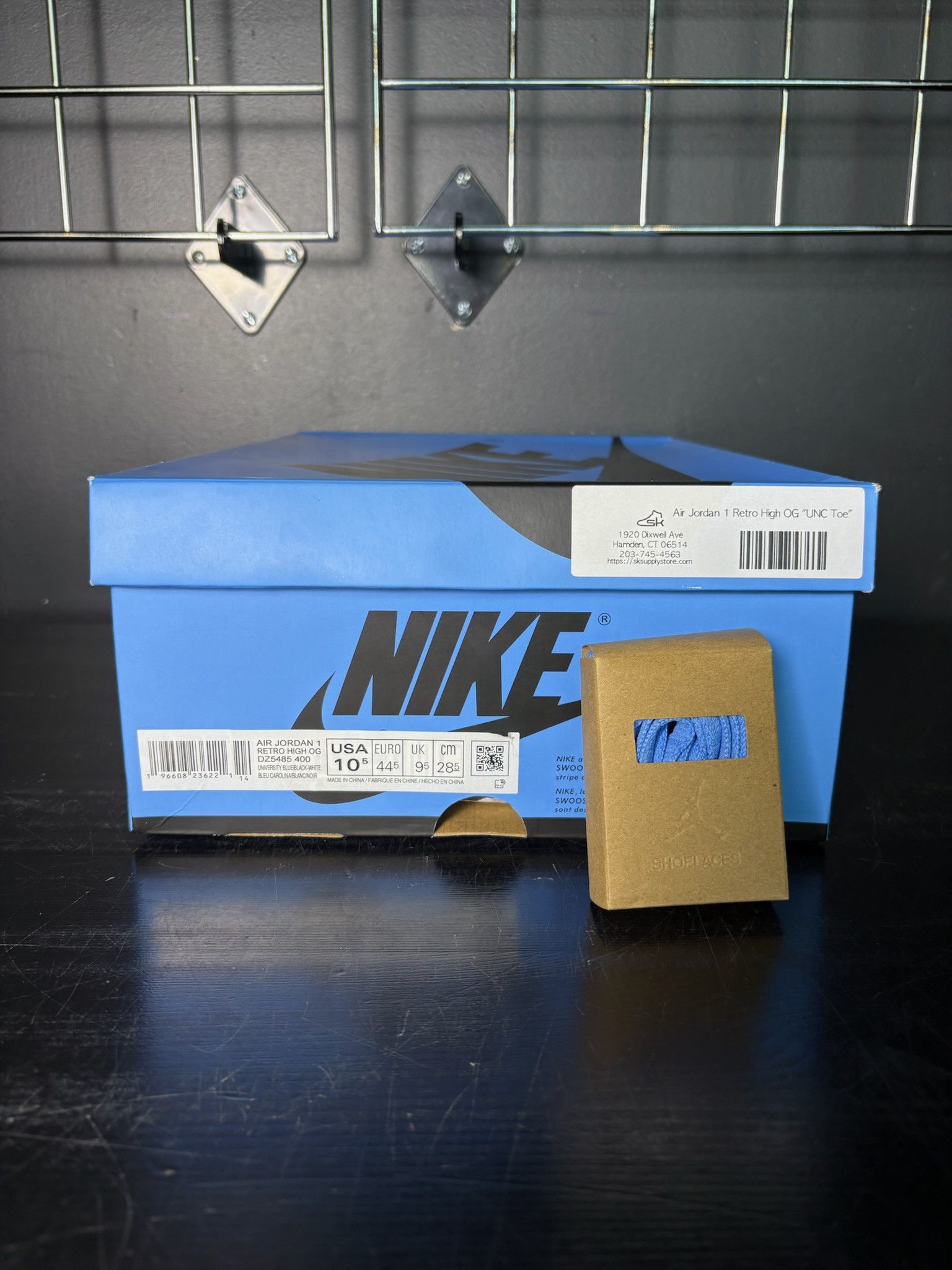Jordan Brand Air Jordan 1 Retro High OG "UNC Toe" - Size 10.5 Size US 10.5 / EU 43-44 - 6 Thumbnail
