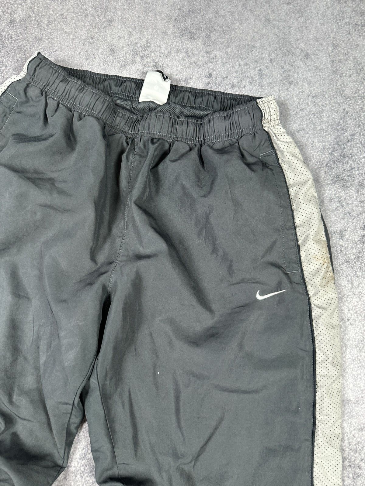 Nike Vintage Nike Pants Rare Joggers Gorpcore Streetwear Y2K USA Size US 30 / EU 46 - 4 Thumbnail