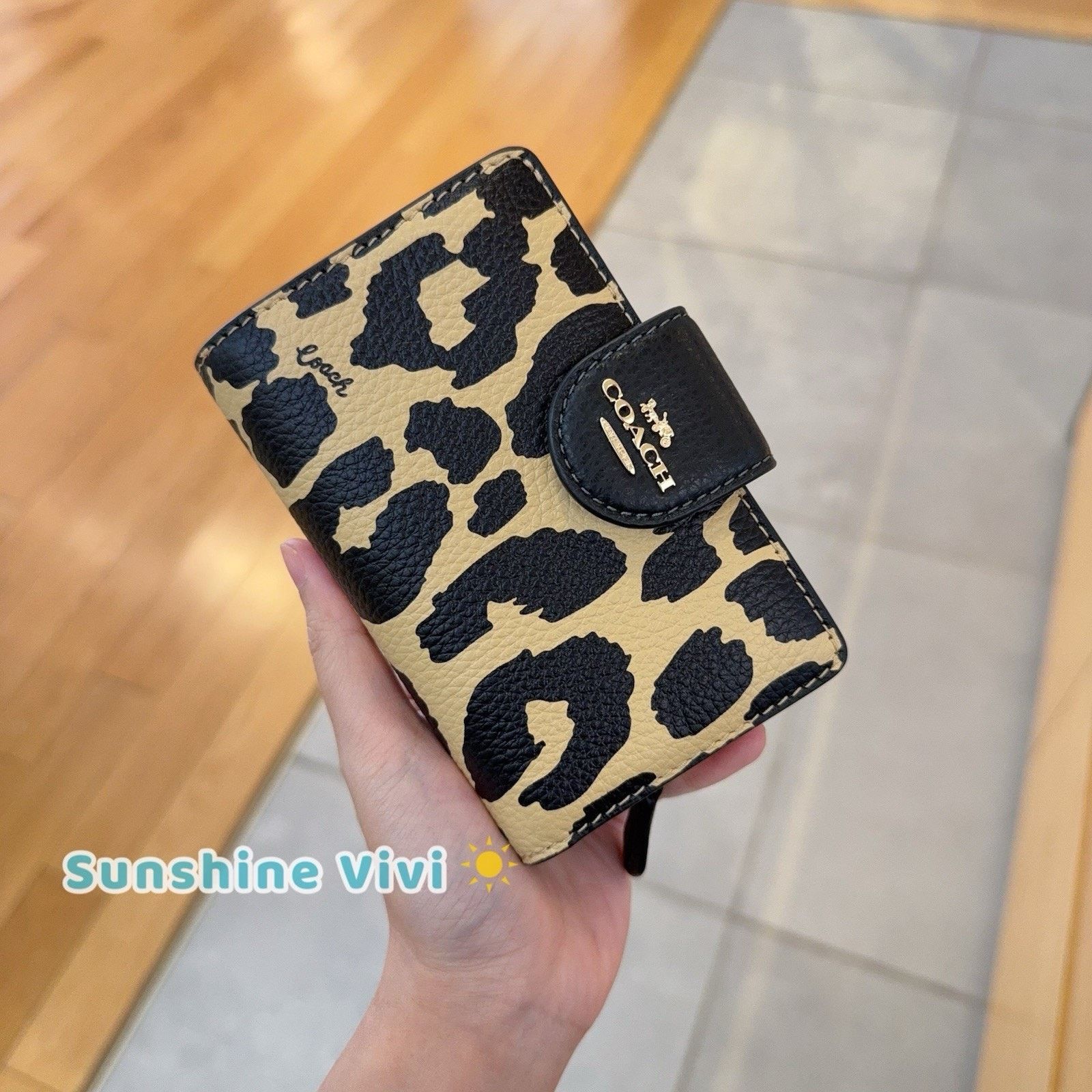 Coach NWT Coach Medium Corner Zip Wallet Gold/Leopard CBT25 Size ONE SIZE - 2 Thumbnail