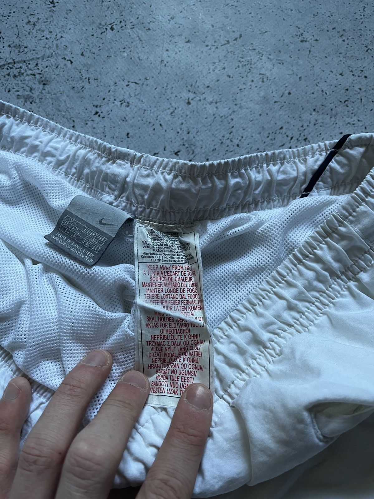 Nike Vintage Nike Drill Shorts White Nylon Mini Swoosh Y2K USA Size US 34 / EU 50 - 8 Thumbnail