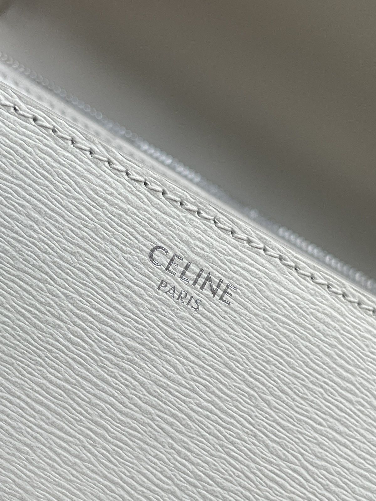 Celine Authentic Celine White Textured Leather Medium Box Bag Size ONE SIZE - 11 Thumbnail