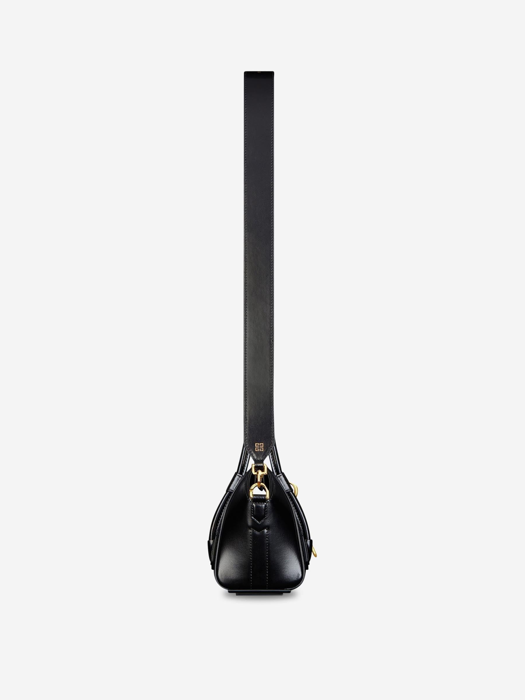 Givenchy o1srvl11e0725 Size: OS / Antigona Lock-Toy Bag in Black Size ONE SIZE - 4 Thumbnail