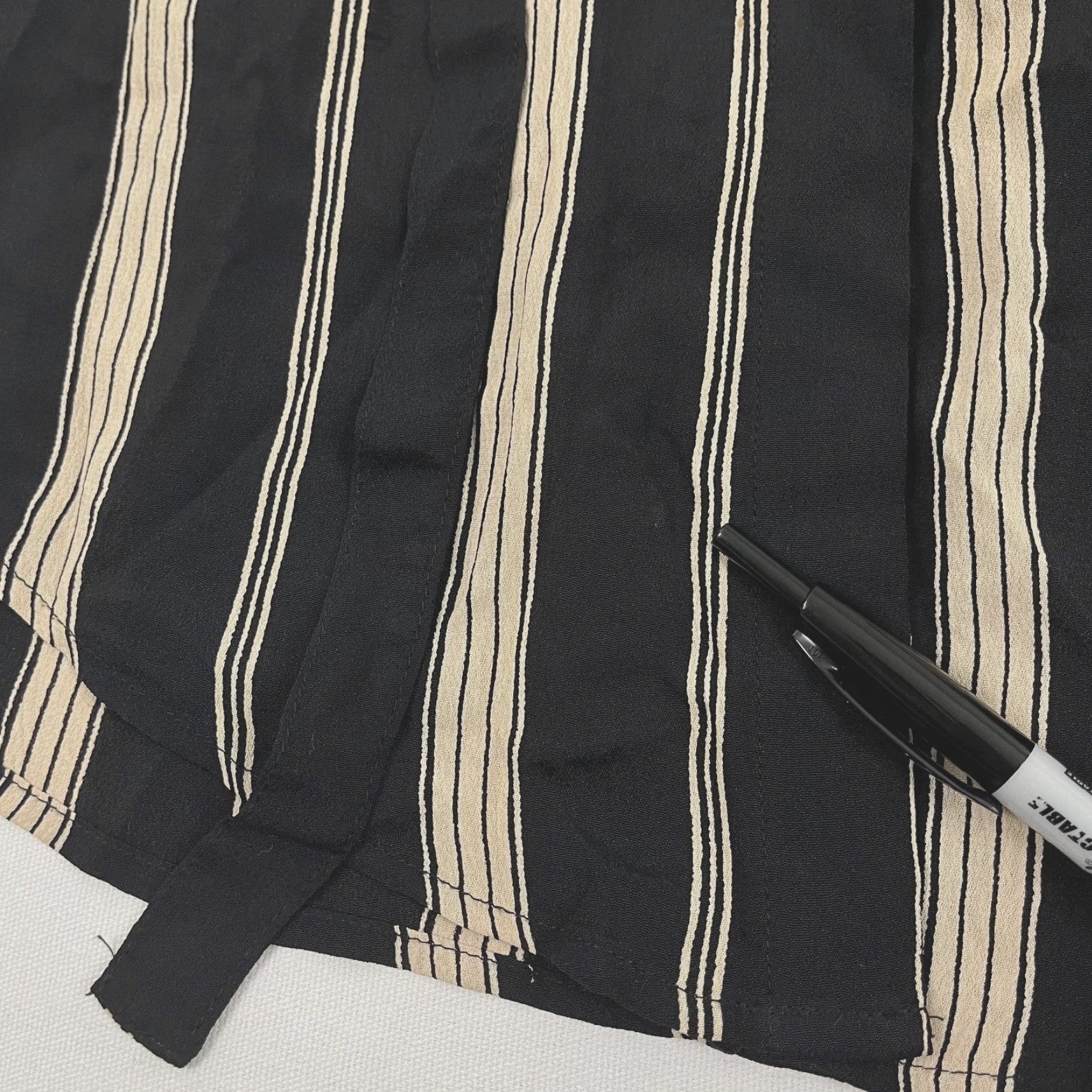 Reformation Reformation Blouse Shirt Womens XS Black Striped Tie Front Viscose Career Office Size XS / US 0-2 / IT 36-38 - 2 Thumbnail
