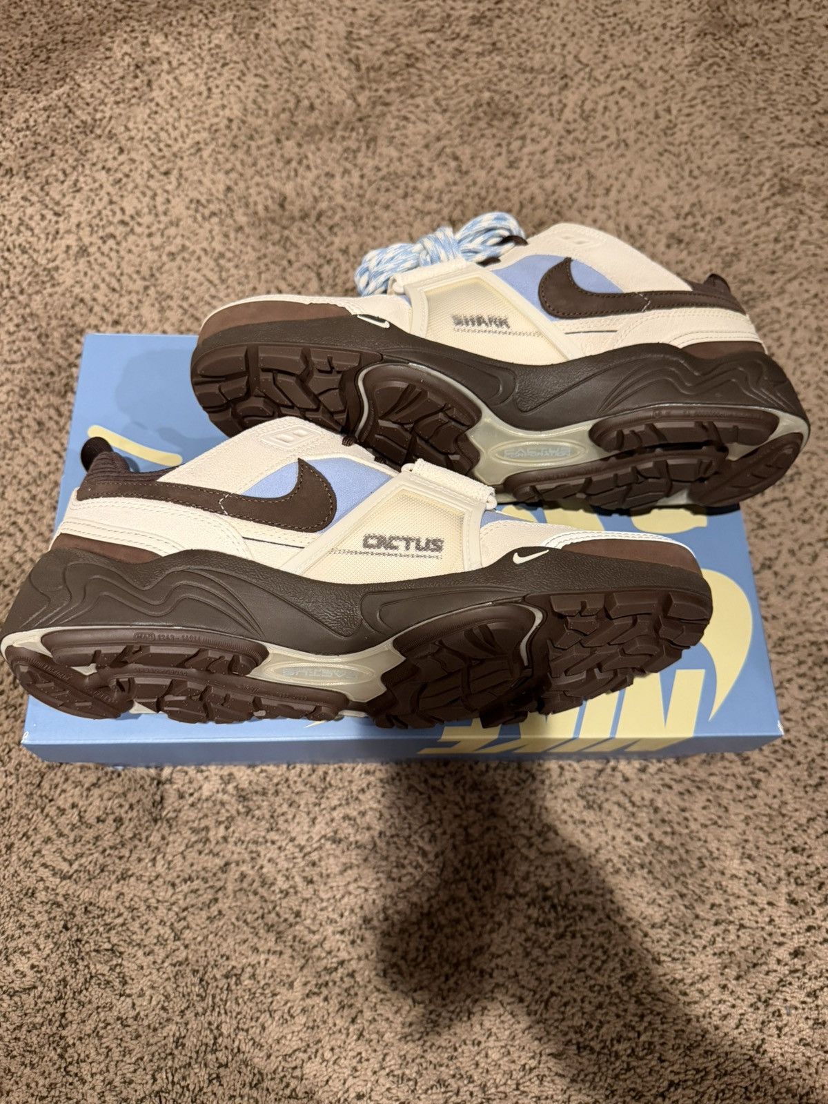Nike × Travis Scott Nike Zoom Field Jaxx Leche Blue Size US 10.5 / EU 43-44 - 7 Thumbnail