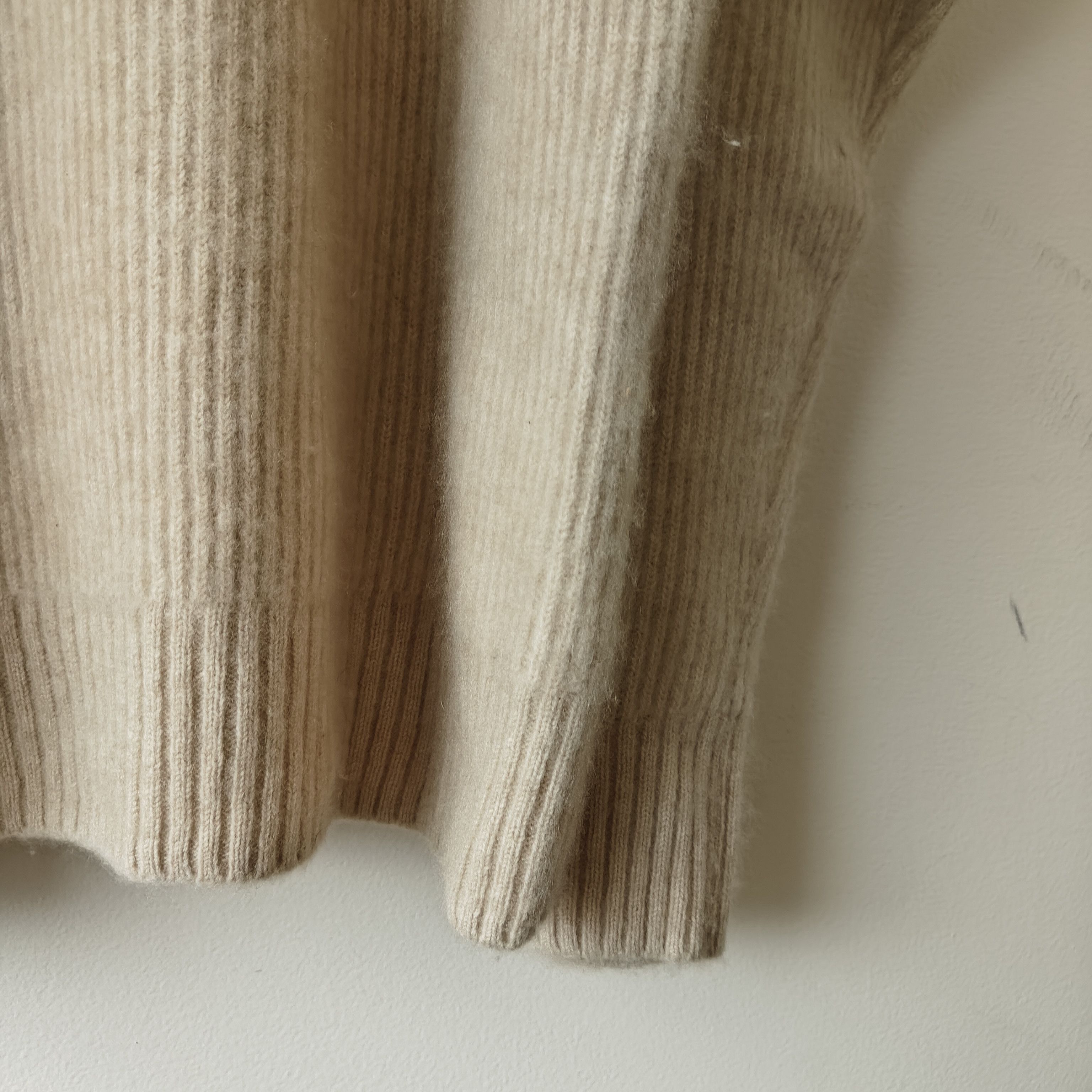 Seya NWOT Cashmere beige sweater size L made Japan $990 Size US L / EU 52-54 / 3 - 11 Thumbnail
