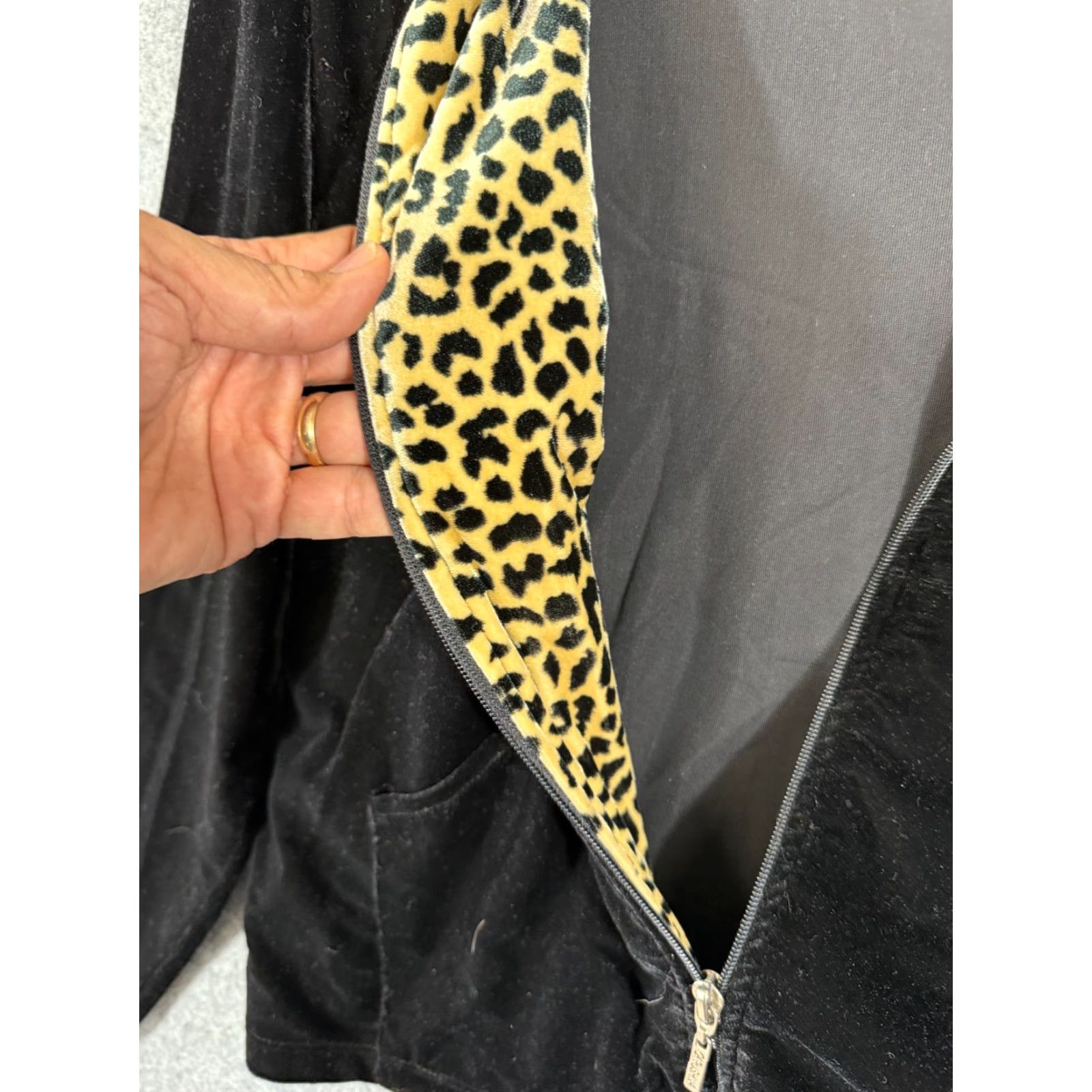 Velvet VINTAGE Carushka Velvet Leopard Jacket Womens M Black Full Zip Hooded USA VTG Size M / US 6-8 / IT 42-44 - 6 Thumbnail