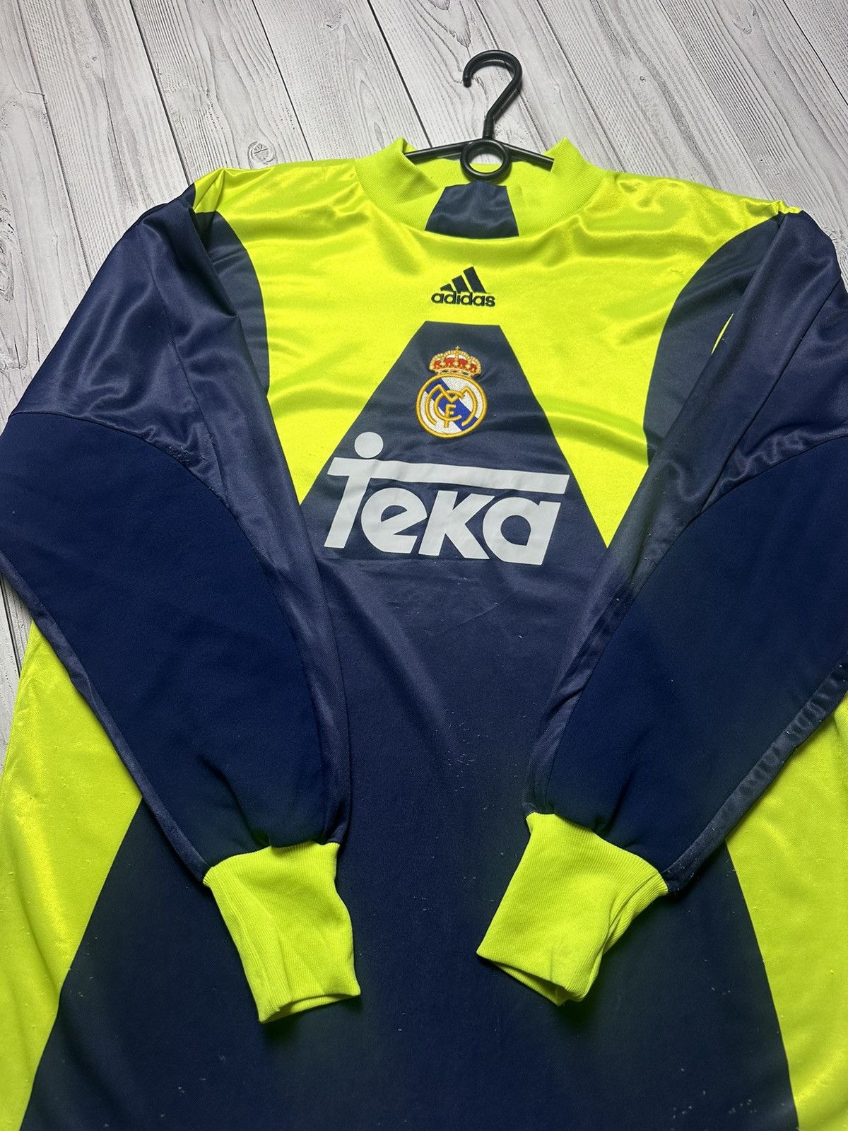Vintage Vintage Real Madrid adidas goalkeeper jersey very rare L Size US L / EU 52-54 / 3 - 6 Thumbnail