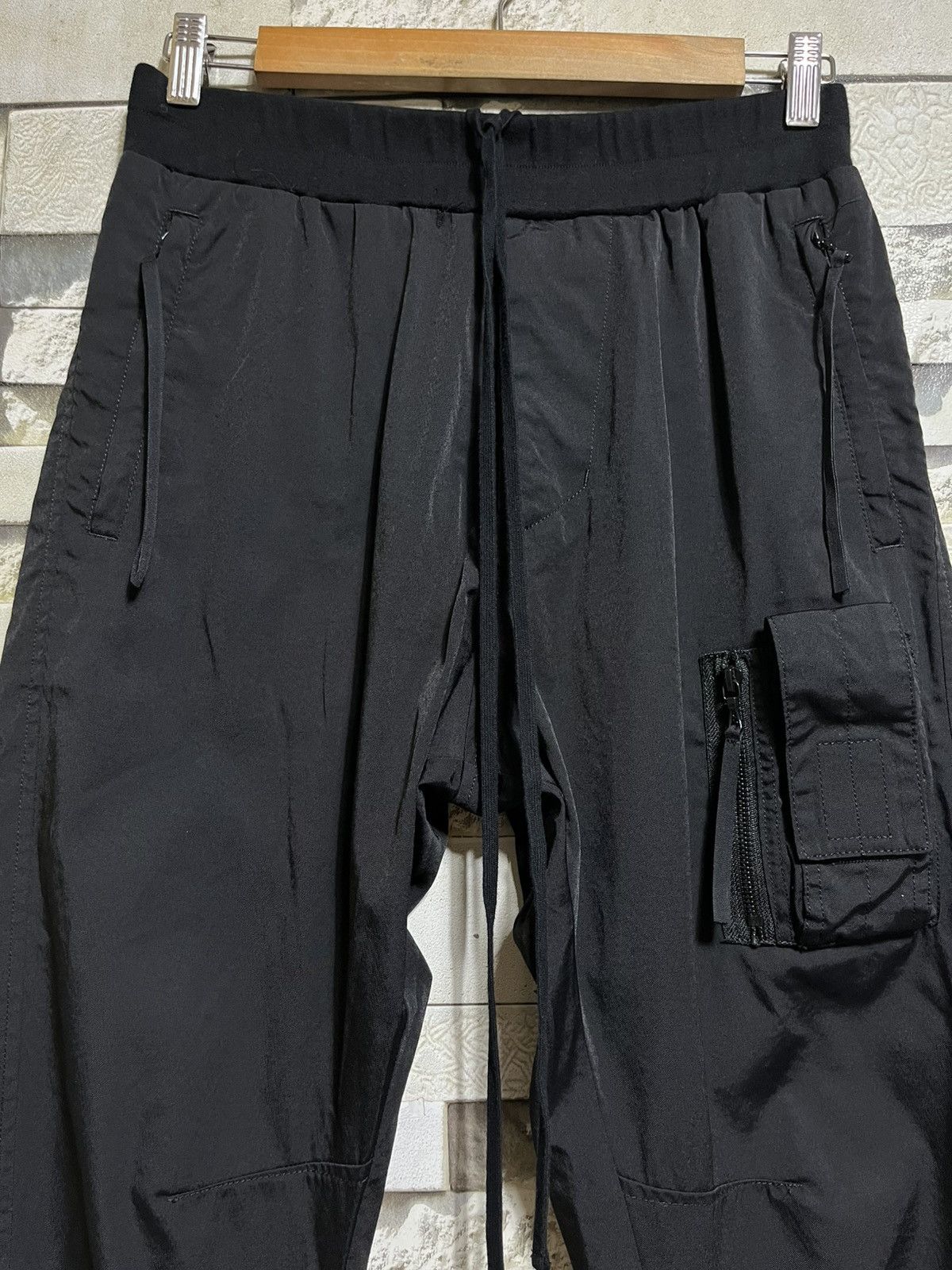 Julius JULIUS X I.T SS18 DRAWSTRING UTILITY PANTS BLACK Size US 30 / EU 46 - 3 Thumbnail