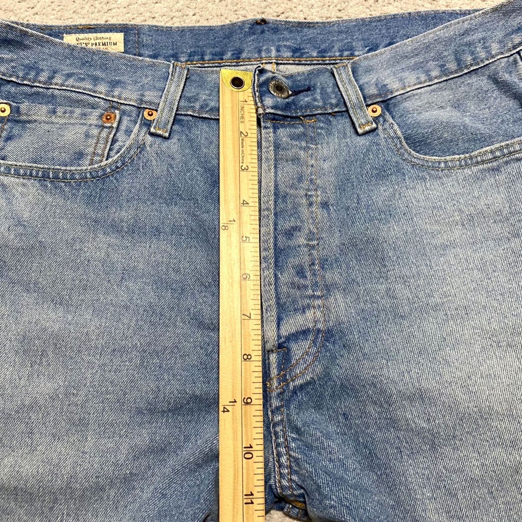 Levi's Levi's Blue Denim Bermuda Shorts 32 Mens Medium Wash 9 Inseam Pockets 5-Pocket Design Regular Rise Front Flat Front Shoes? Size US 32 / EU 48 - 7 Thumbnail