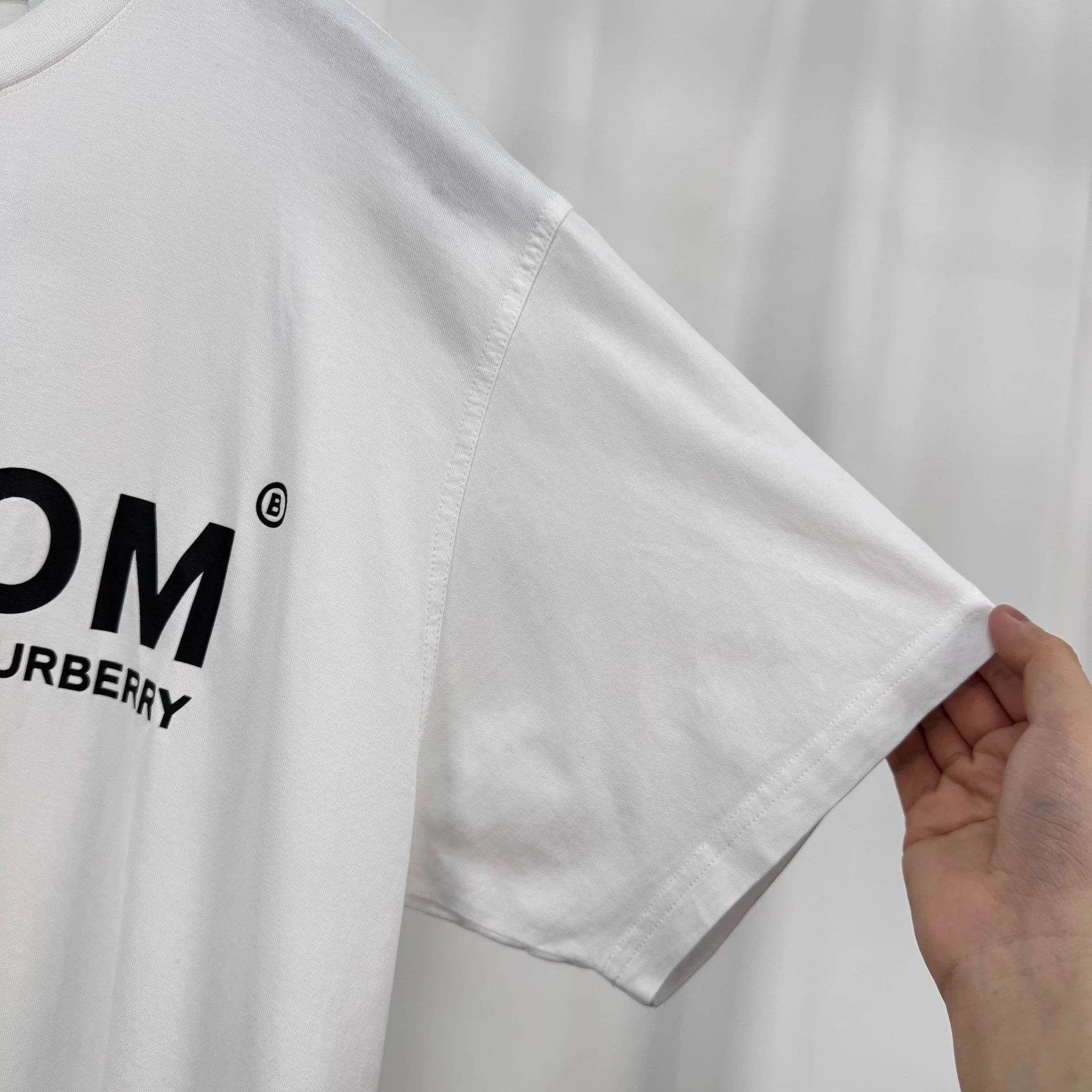 Burberry Burberry Logo Print SS Tee M Like New Size US M / EU 48-50 / 2 - 4 Thumbnail