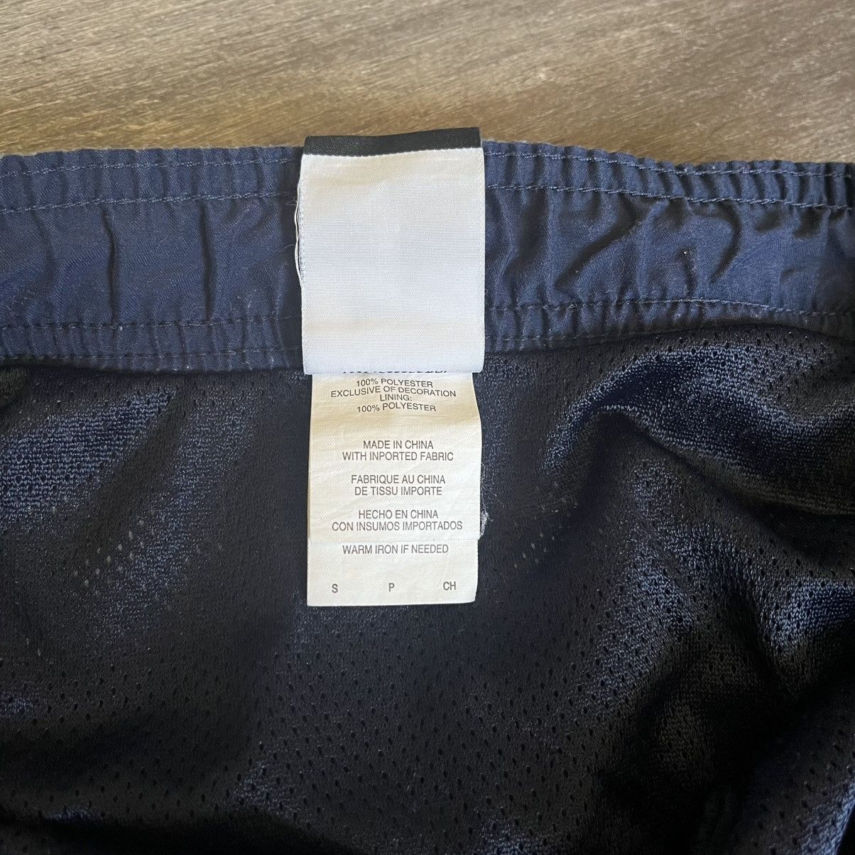 Nike Vintage 2000s Nike Basic Swoosh Logo Nylon Board Shorts Sz S Size US 32 / EU 48 - 7 Thumbnail