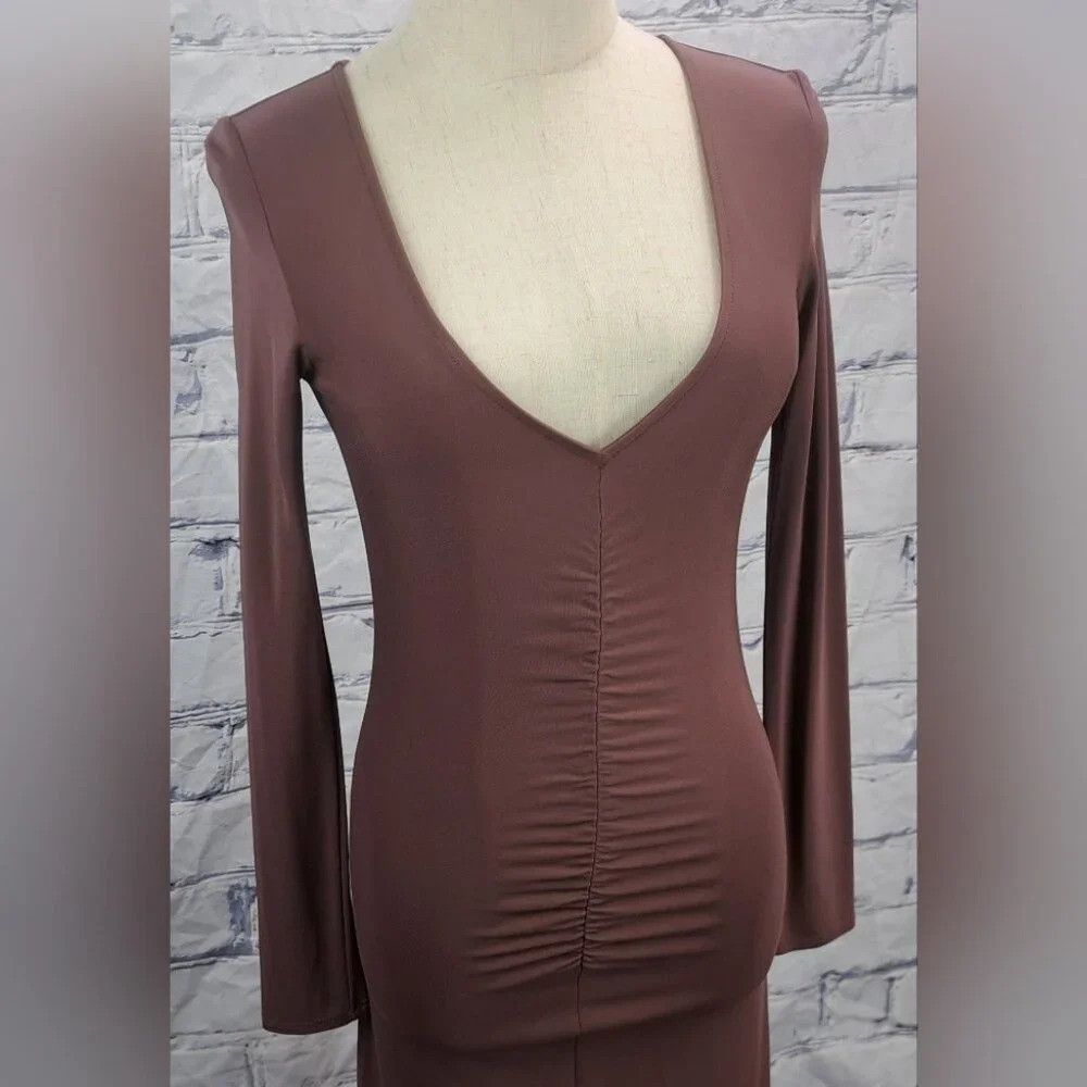Aritzia Wilfred Aveyron Dress in Red Midi V-Neck Long Sleeves Ruche Size XXS / US 00 / IT 34 - 5 Thumbnail