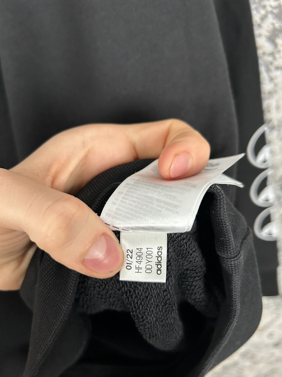 Adidas Vintage Adidas Crewneck Center Logo Streetwear Sportswear Size US M / EU 48-50 / 2 - 6 Thumbnail