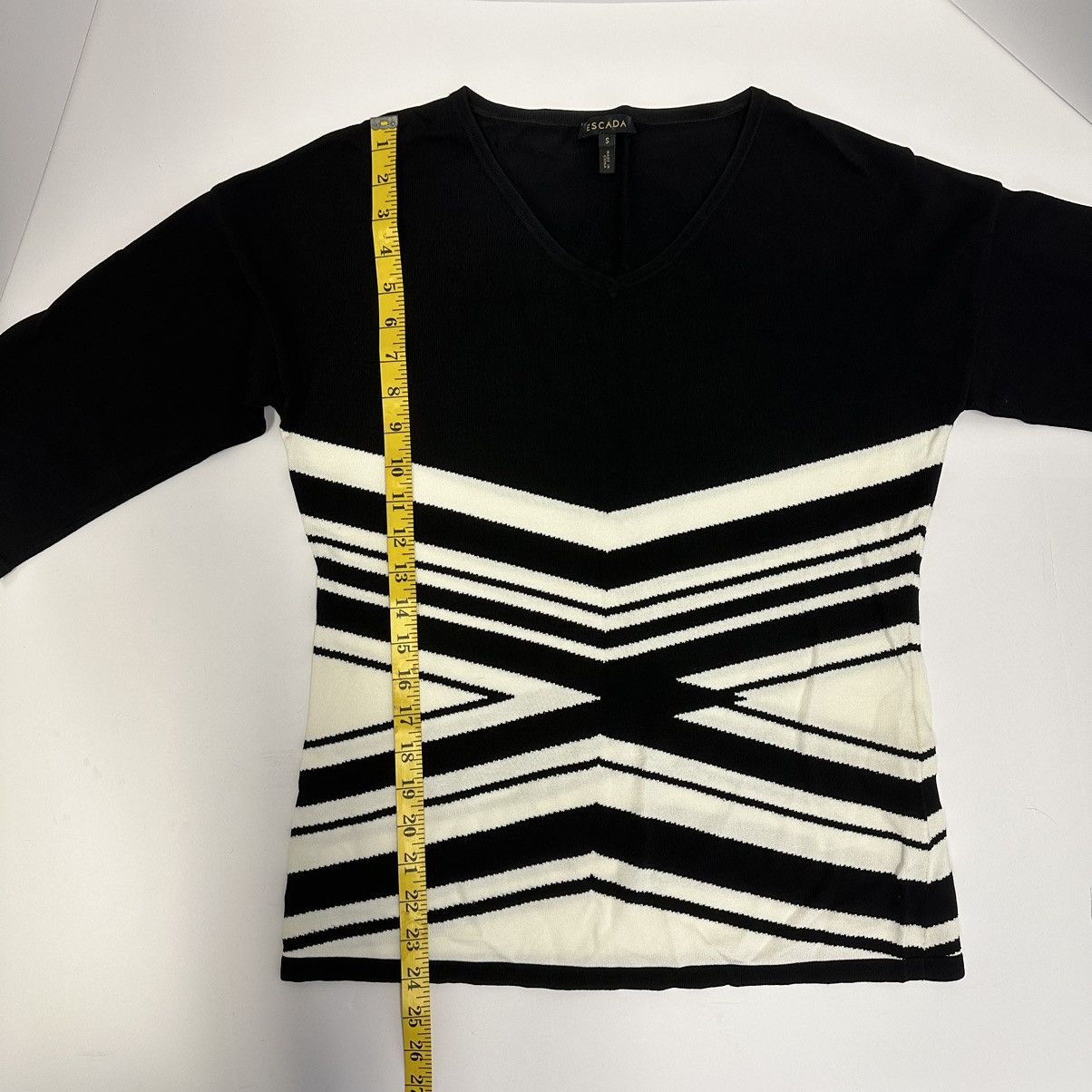 Escada Escada Stralon Black & White V-Neck Pullover - Size Small Size S / US 4 / IT 40 - 6 Thumbnail