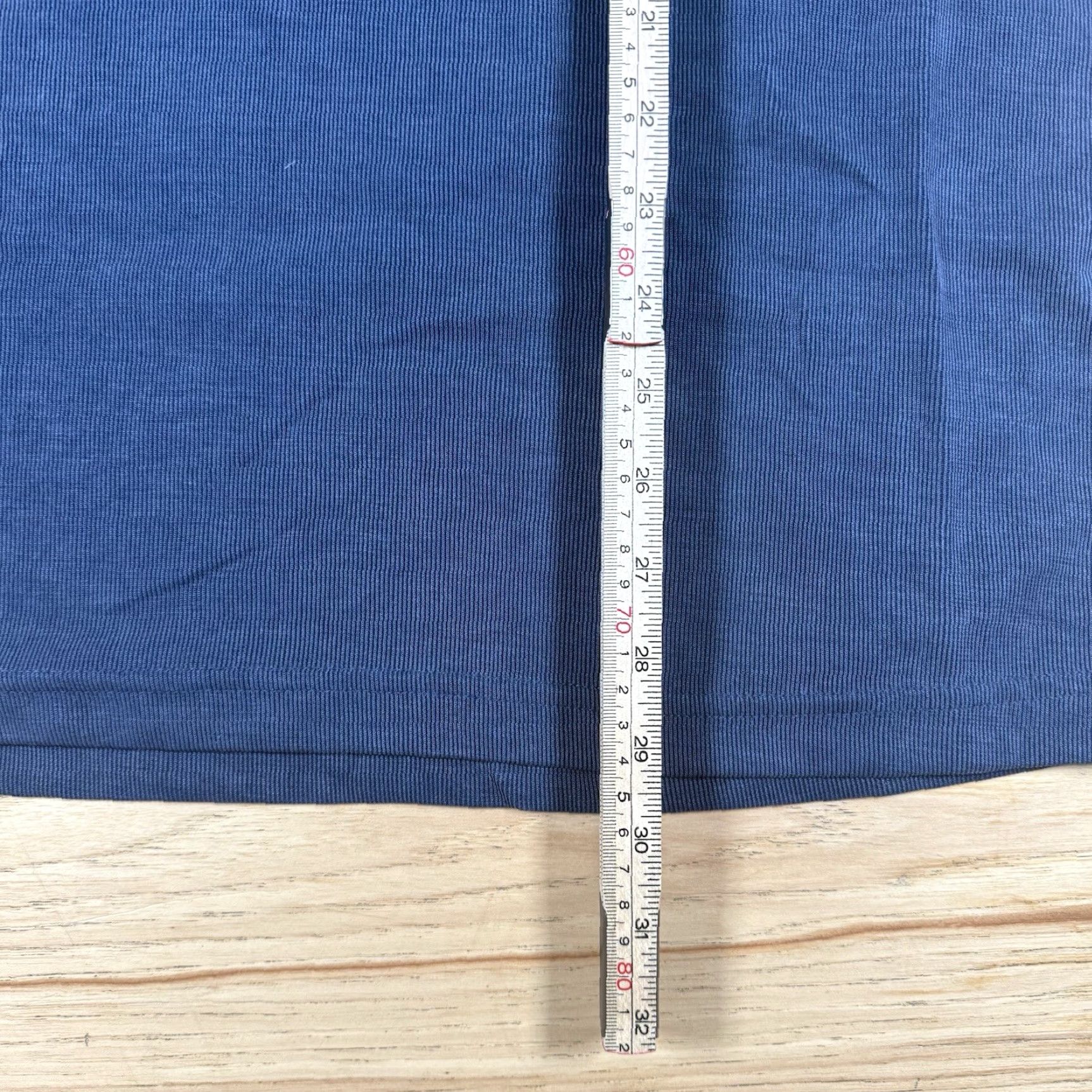 Neiman Marcus VINTAGE Neiman Marcus V Neck Shirt Mens L Blue Rayon T-Shirt Size US L / EU 52-54 / 3 - 7 Thumbnail