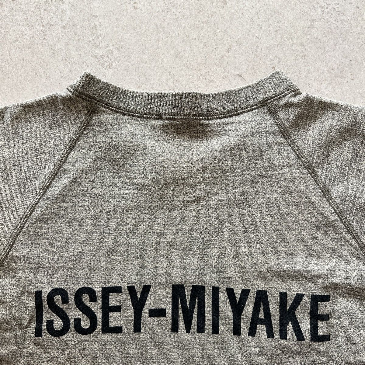 Issey Miyake Vintage 90s ISSEY MIYAKE Back Logo Sweatshirt Size US M / EU 48-50 / 2 - 4 Thumbnail
