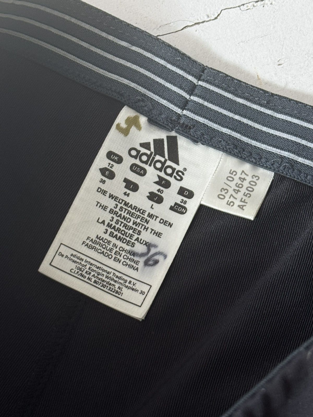 Adidas VINTAGE ADIDAS MINI LOGO 2000s SHORTS Size 30" / US 8 / IT 44 - 5 Thumbnail