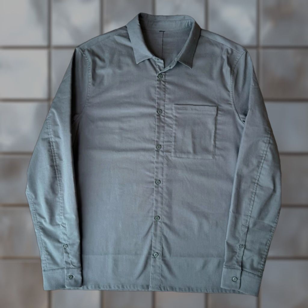 Lululemon Lululemon Utility Shirt L Dark Gray Long Sleeve Shirt Mens Casual Workwear Button-Down Collared Button-Up Pockets Solid Gray Vintage: No Size US L / EU 52-54 / 3 - 1 Thumbnail