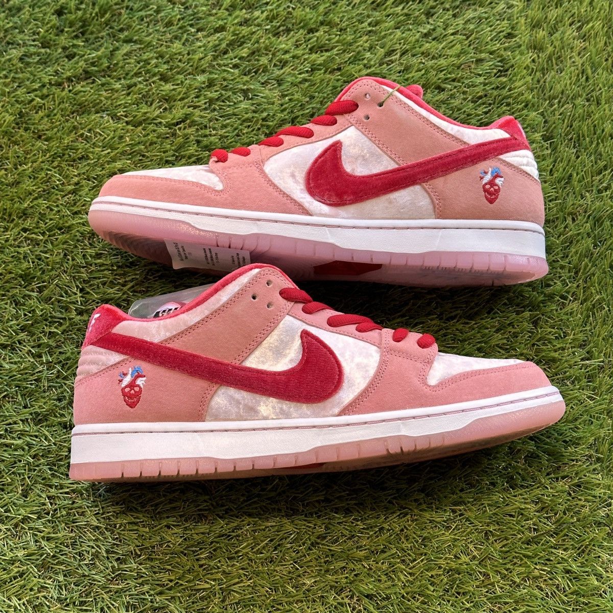 Nike × StrangeLove Skateboards Nike SB Dunk Low OG QS StrangeLove Special Box - CT2552 800 Size US 11 / EU 44 - 9 Thumbnail