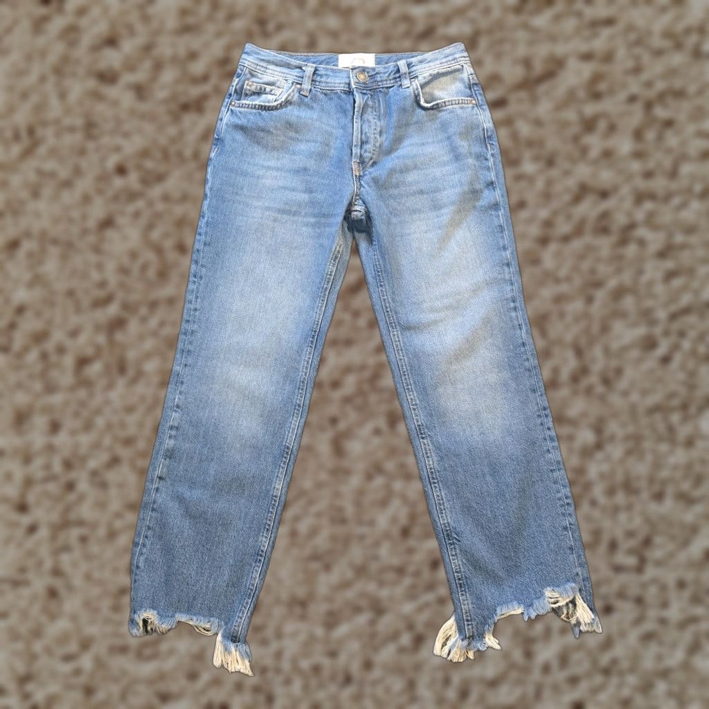 Free People Free People Jeans Womens Size 25 Blue Distressed Straight Leg Raw Hem Cropped Size 42" / US 20 - 1 Thumbnail