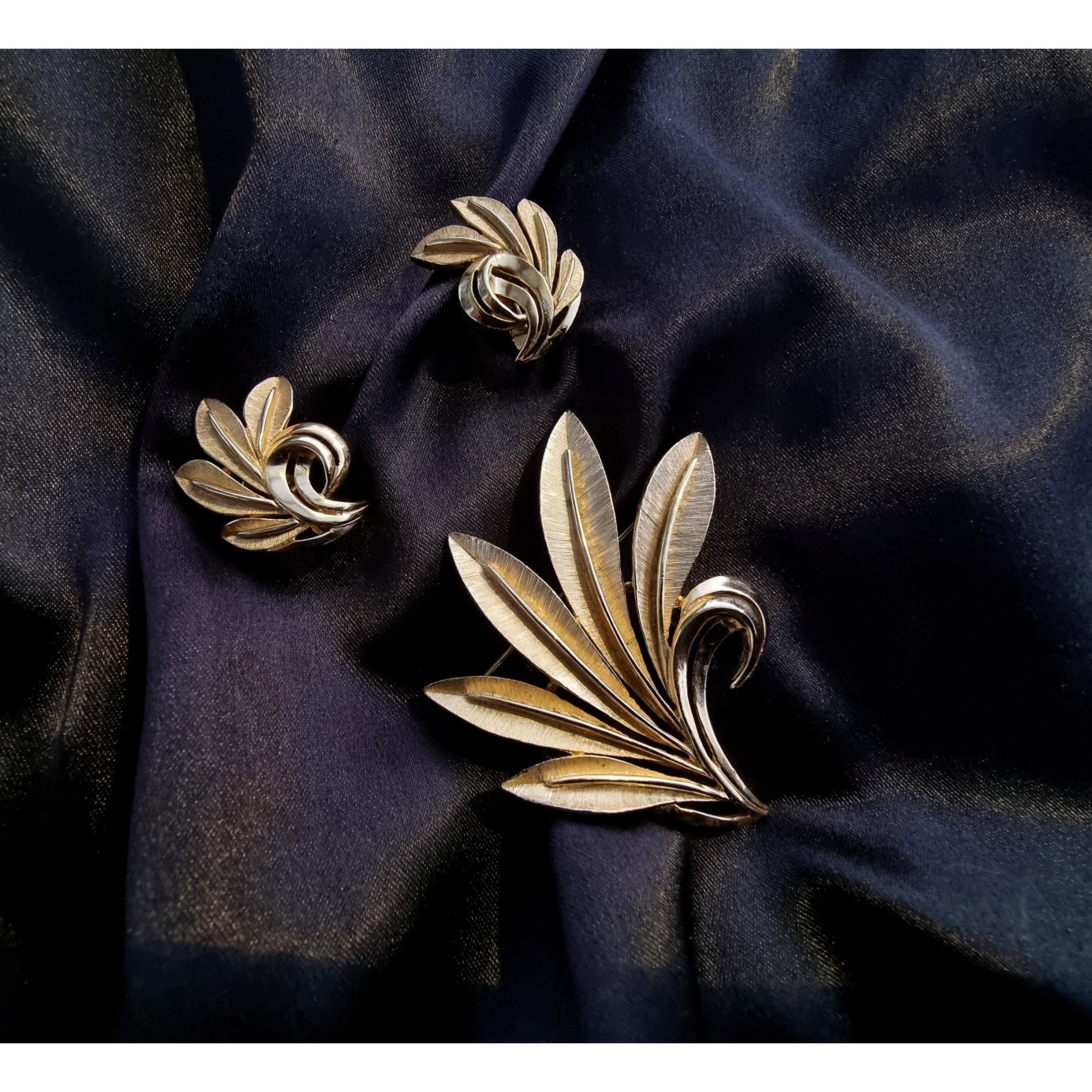 Other Vintage CROWN TRIFARI 1960s Gold Tone Leaf Leaves Floral Set Size ONE SIZE - 3 Thumbnail