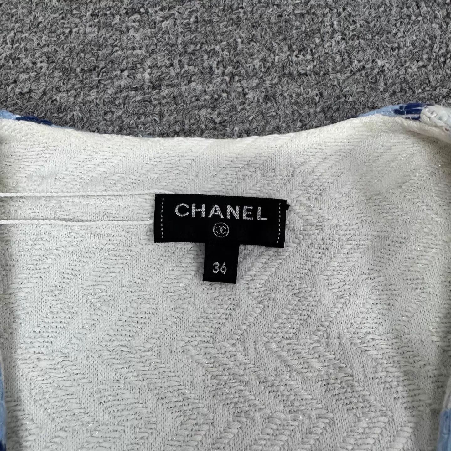 Chanel Chanel white striped V-neck sleeveless knit cami Size XS / US 0-2 / IT 36-38 - 5 Thumbnail