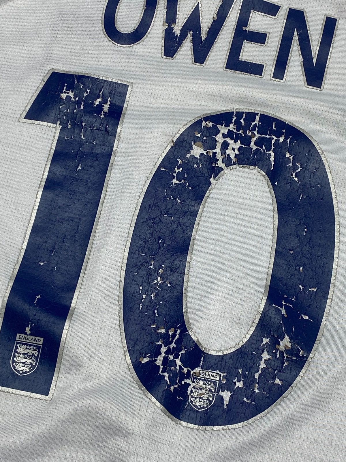 Umbro 06 Vintage UMBRO ENGLAND OWEN Football Distressed Jersey N10 Size US L / EU 52-54 / 3 - 16 Thumbnail