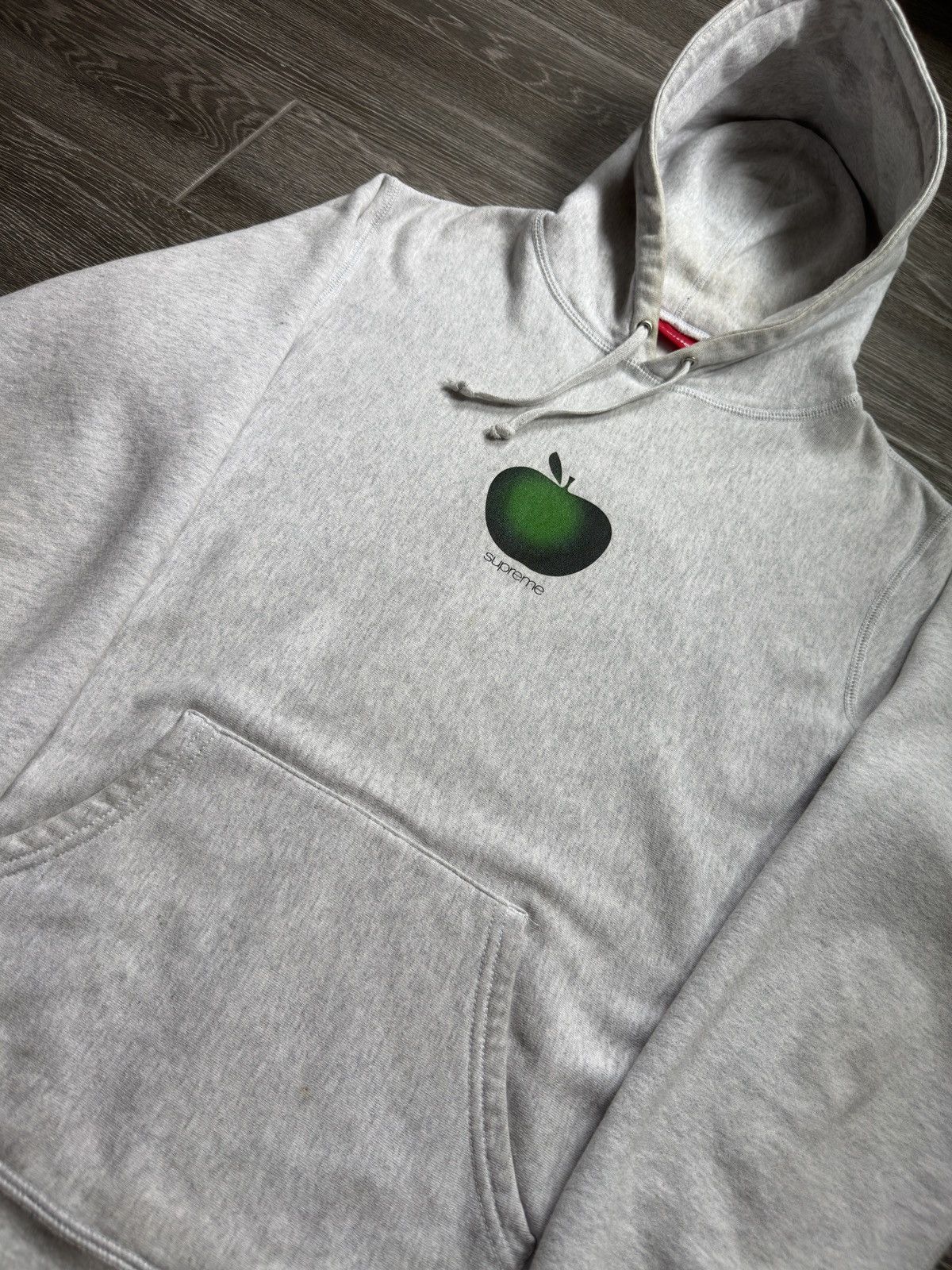 Supreme SS19 Supreme Apple Hooded Sweatshirt Ash Grey Medium Size US M / EU 48-50 / 2 - 3 Thumbnail
