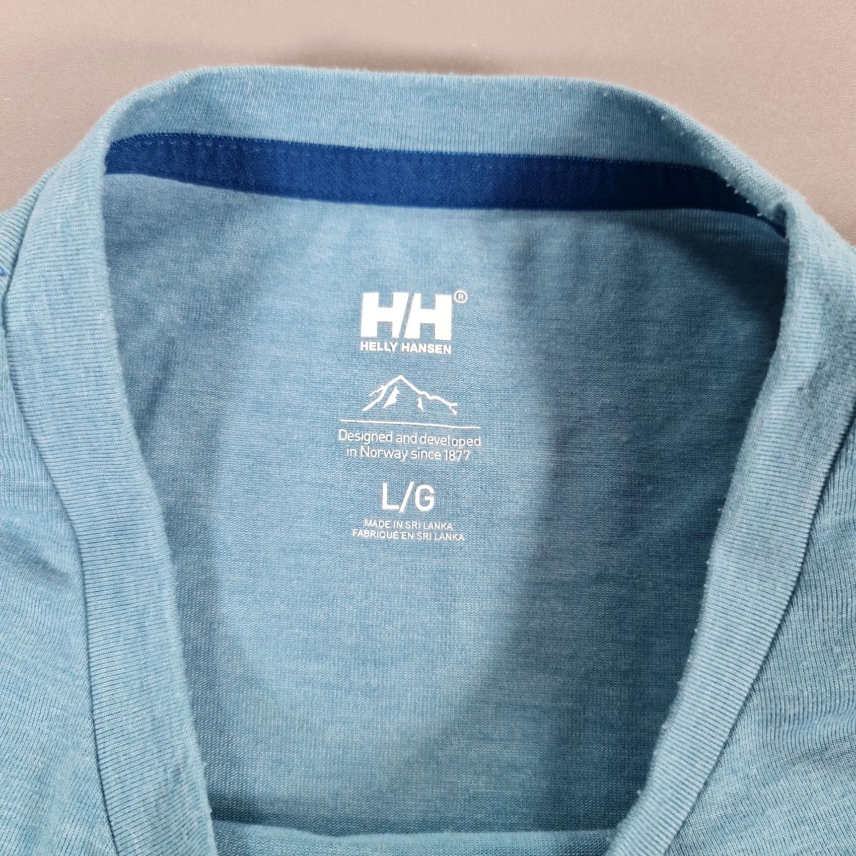 Helly Hansen Helly Hansen Mens T Shirt Blue Large Mountain Print Short Sleeves Tee Size US L / EU 52-54 / 3 - 4 Thumbnail