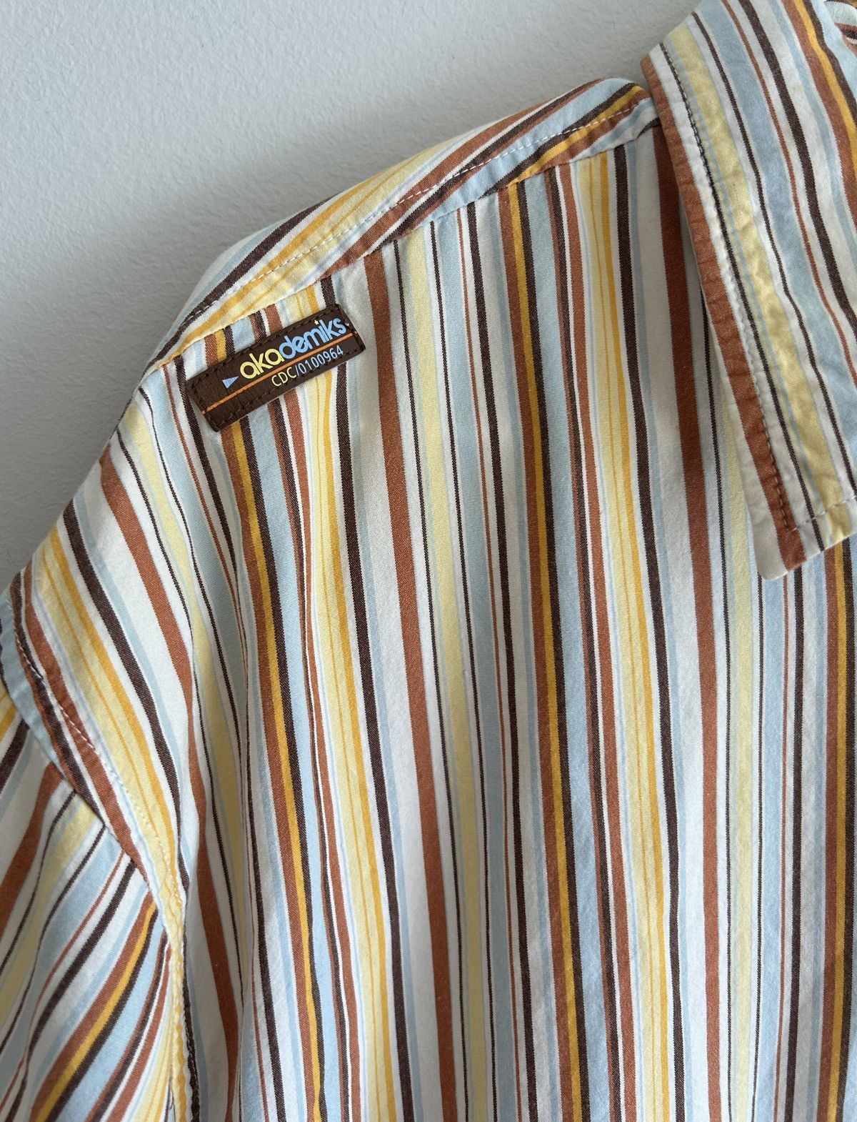 Vintage Vintage Akademiks Men’s Brown, Blue & Orange Button Up Shirt Size US M / EU 48-50 / 2 - 8 Thumbnail
