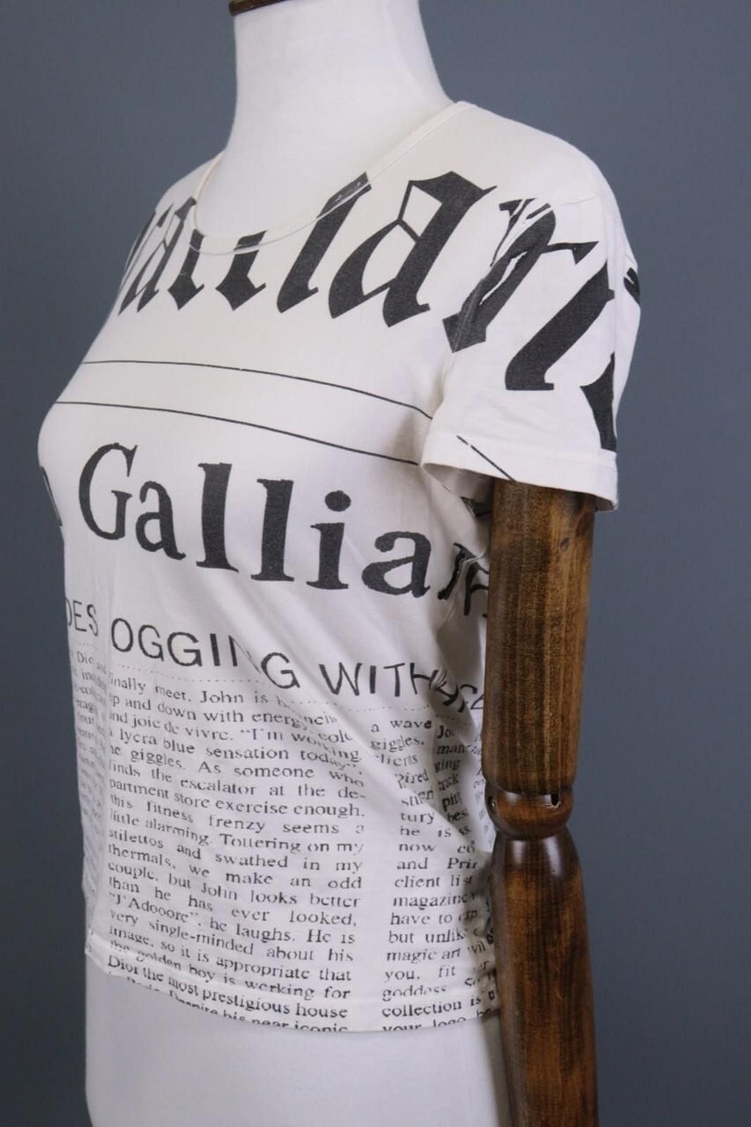 John Galliano Galliano White Short Sleeve Text Printed Short Size M Size M / US 6-8 / IT 42-44 - 4 Thumbnail