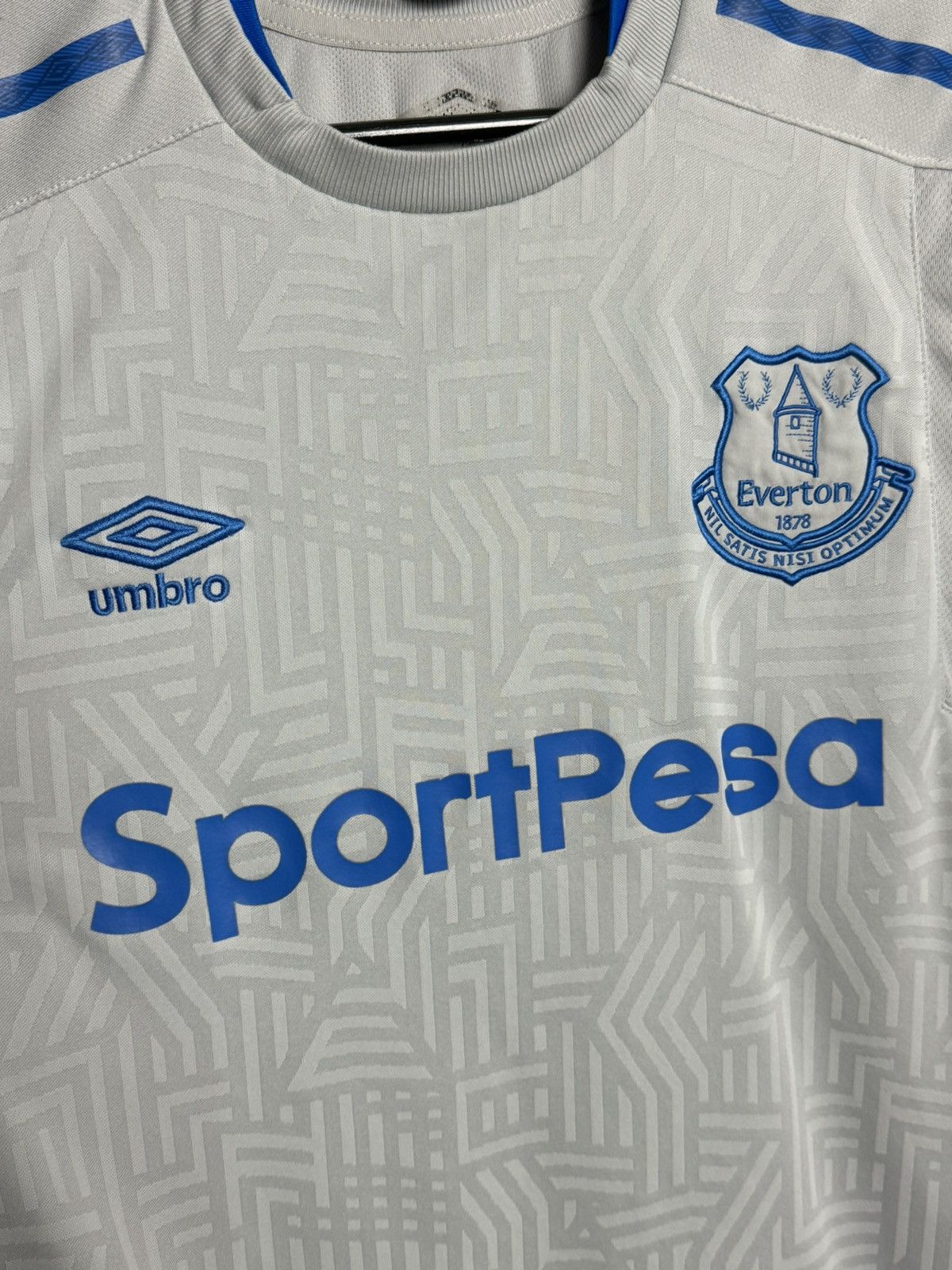 Umbro Everton 17/18 Away Football Jersey Size US M / EU 48-50 / 2 - 3 Thumbnail