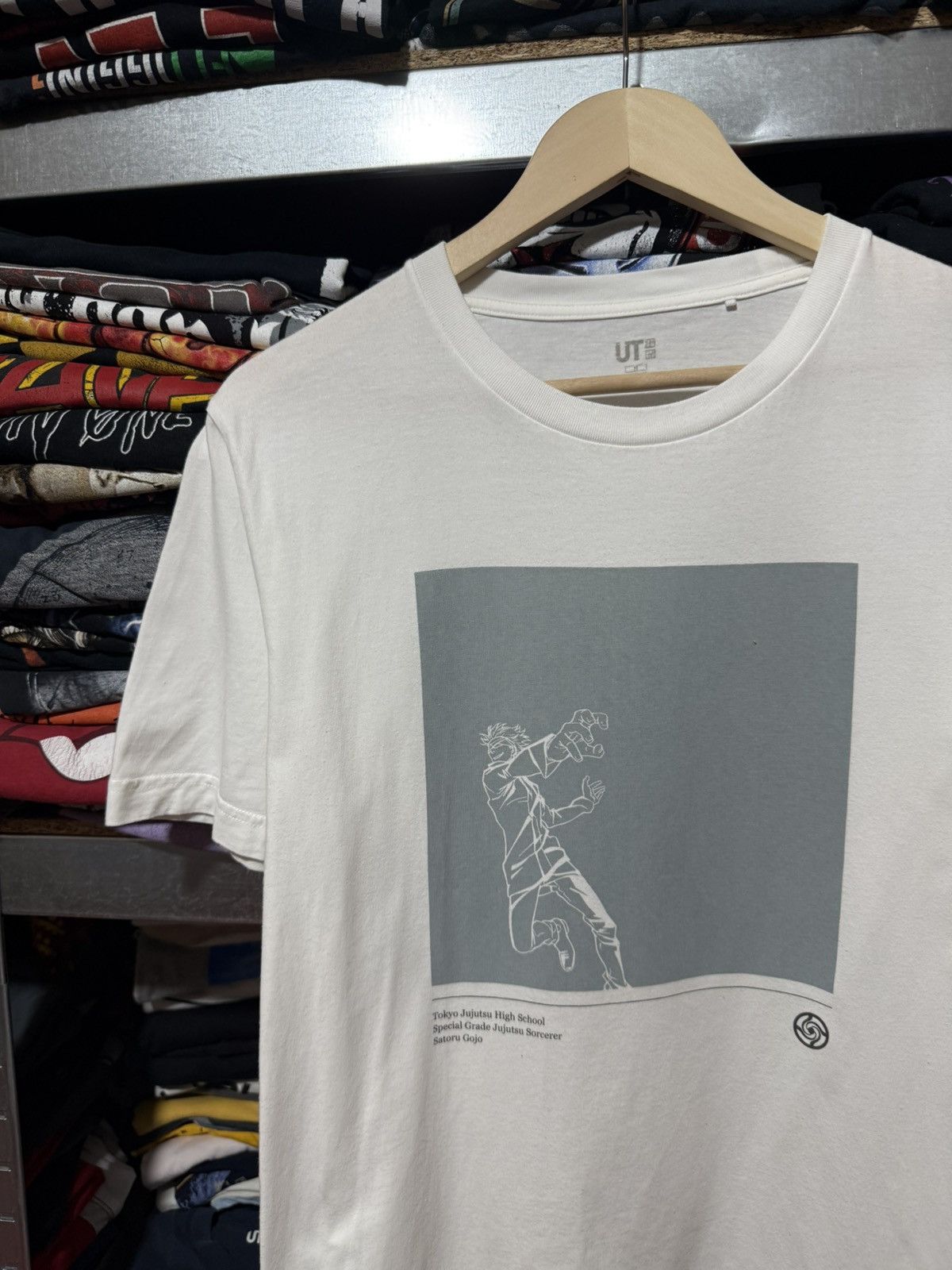 Band Tees UNIQLO TOKYO ANIME JUJUTSU SCHOOL KAISEN T-Shirt Y2K Hype Size US M / EU 48-50 / 2 - 3 Thumbnail