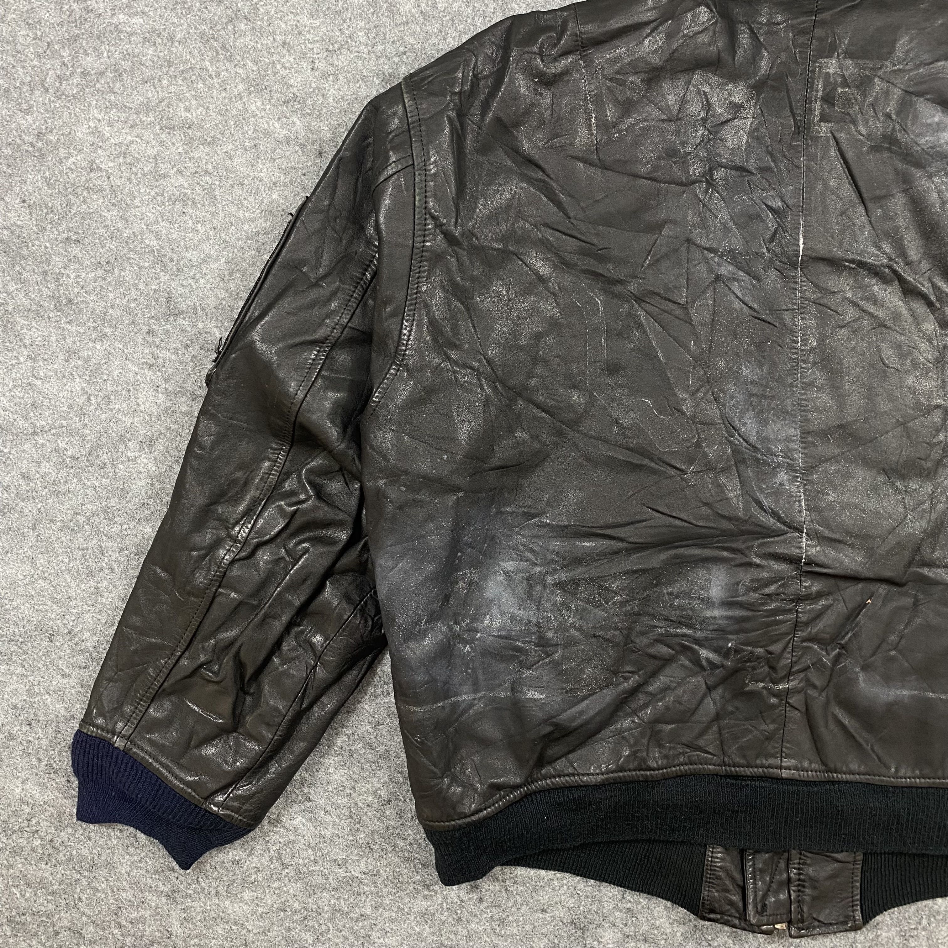 If Six Was Nine VINTAGE PATCH BAND BOMBER LEATHER JACKET-J638 Size US M / EU 48-50 / 2 - 8 Thumbnail