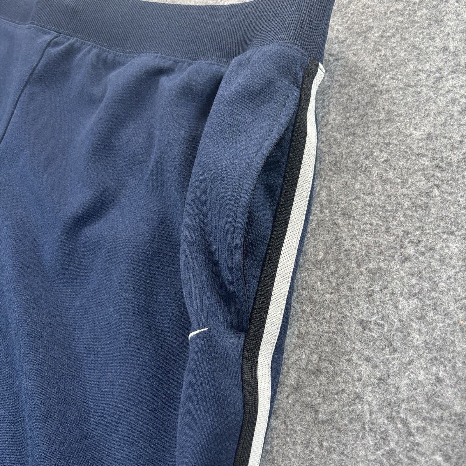 Nike Vintage Nike Sweatpants Large Navy Blue Ankle Zip Grey Tag Size US 38 / EU 54 - 3 Thumbnail