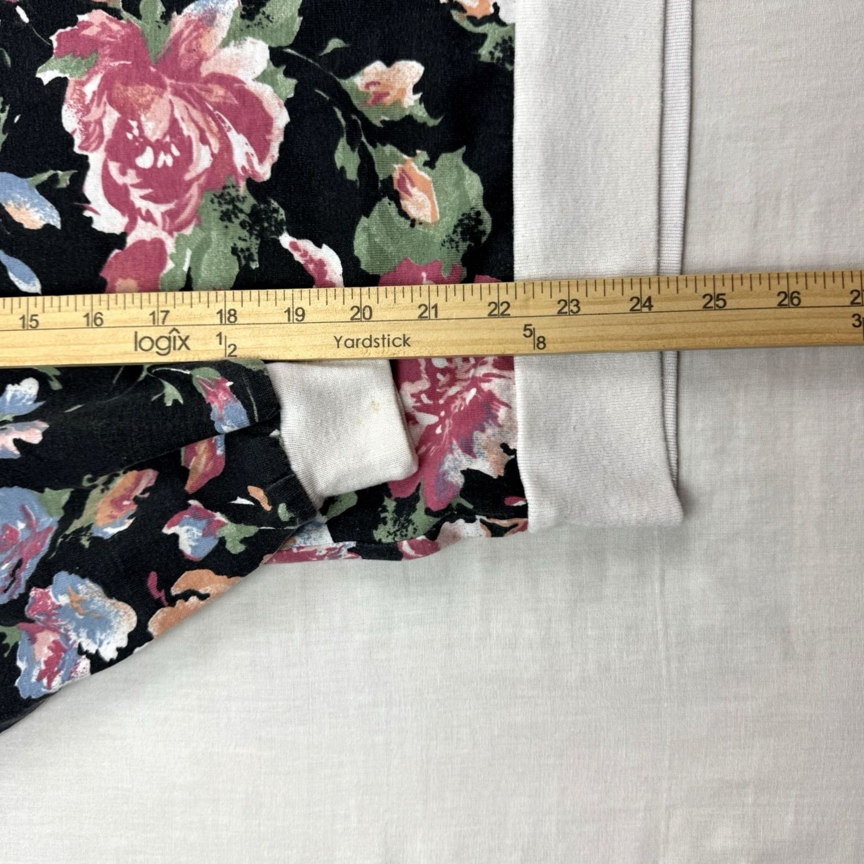 Vintage VINTAGE Floral Cardigan Womens L Button-Up V-Neck 80s 90s Nature Black Cotton Blend Floral Pattern Shirts Womens B 80s 90s Size L / US 10 / IT 46 - 5 Thumbnail