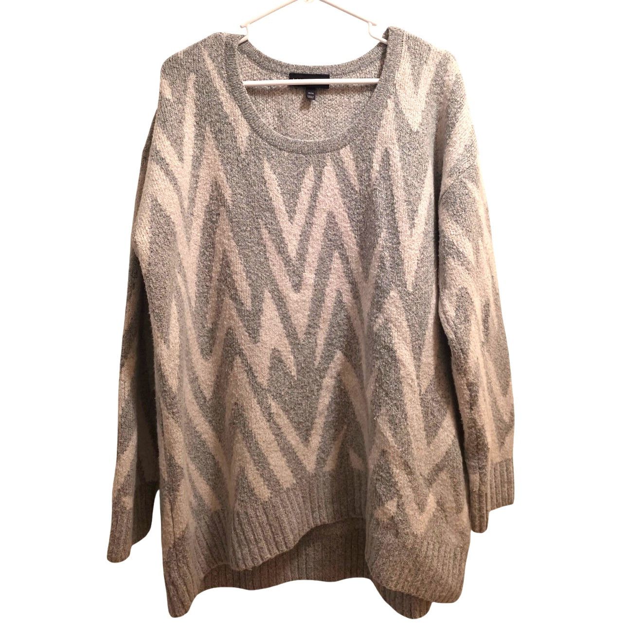 Other Lane Bryant Gray and White Stretchy Soft Sweater - 14/16 Size XL / US 12-14 / IT 48-50 - 1 Thumbnail