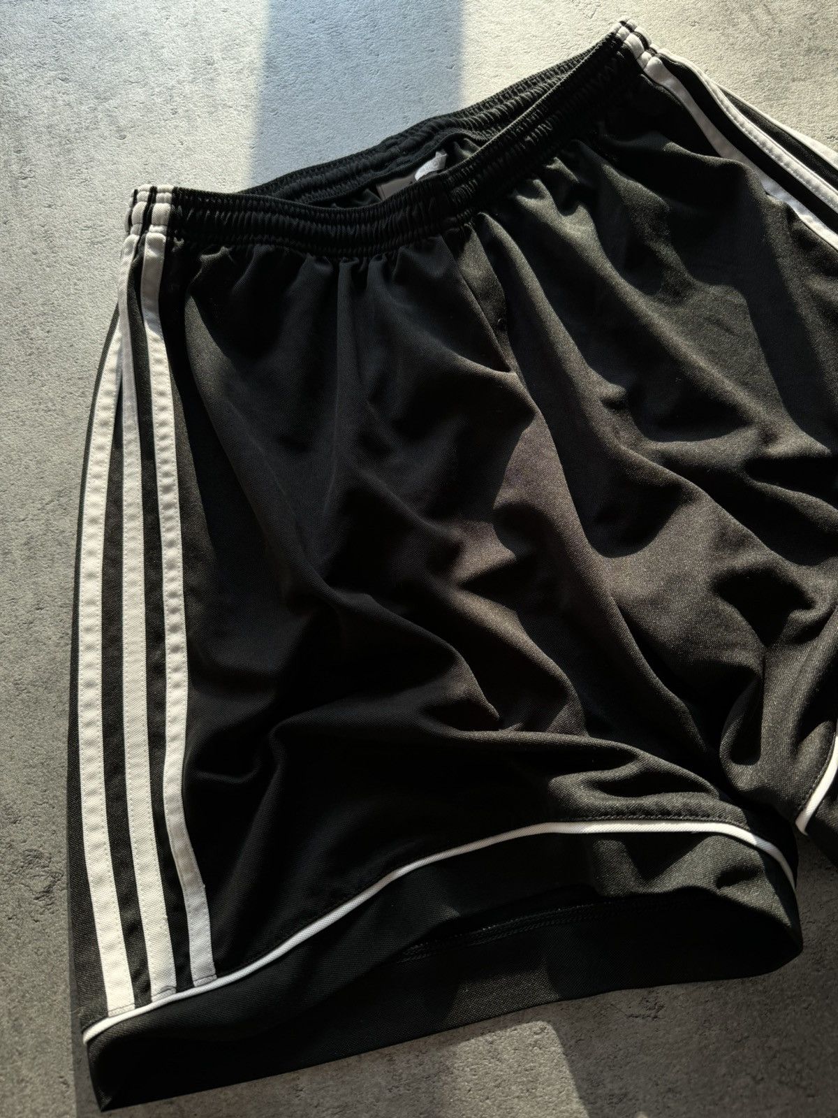 Adidas Vintage Y2K Adidas Pinterest Shorts Streetwear 90s Size US 32 / EU 48 - 4 Thumbnail
