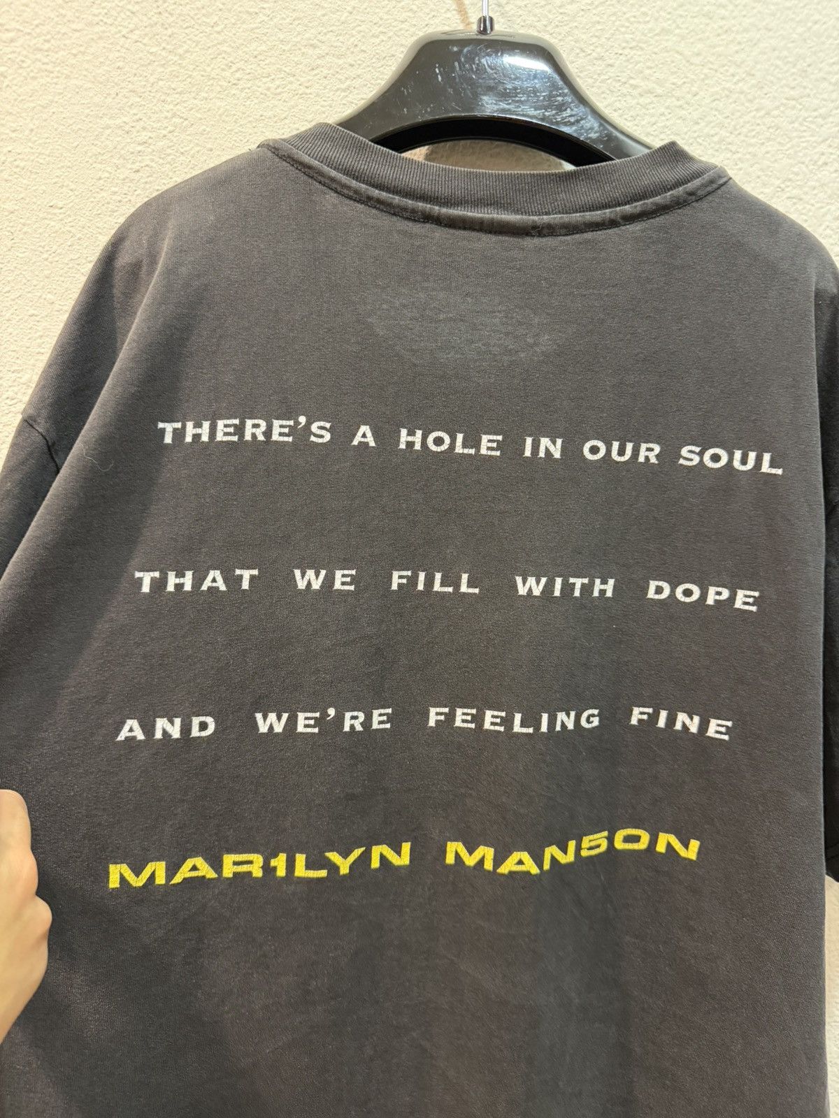 Vintage 1998 Marilyn Manson Mechanical Animals Tee Size US XL / EU 56 / 4 - 5 Thumbnail