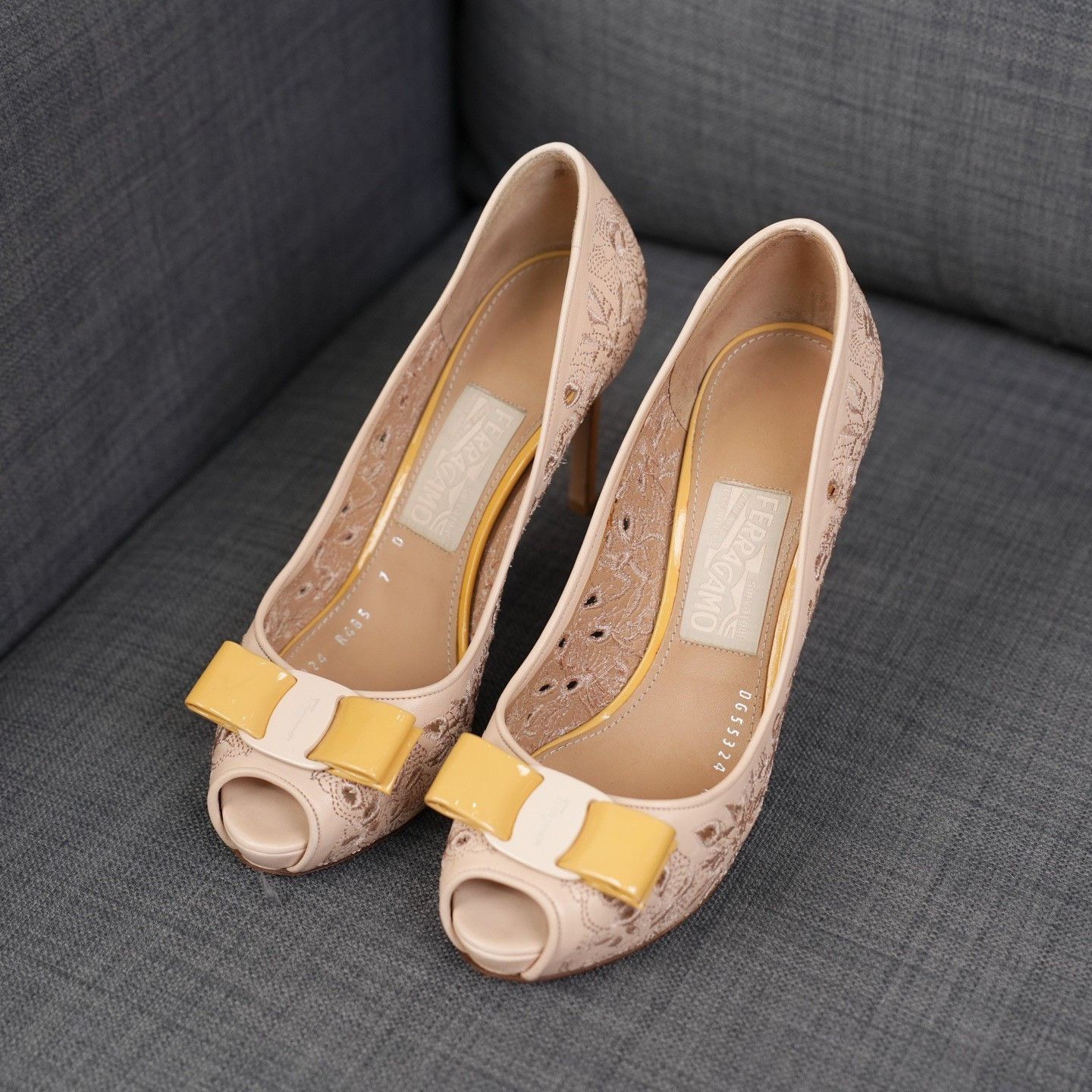 Salvatore Ferragamo Salvatore Ferragamo Lowtop Sneakers us_7 Women Size US 7 / IT 37 - 1 Thumbnail