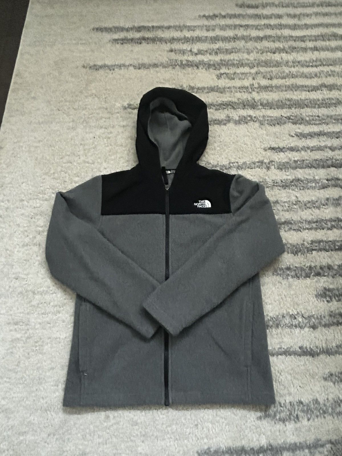 The North Face The North Face Grey Fleece Jacket Youth Size L (14/16) Size US L / EU 52-54 / 3 - 1 Thumbnail