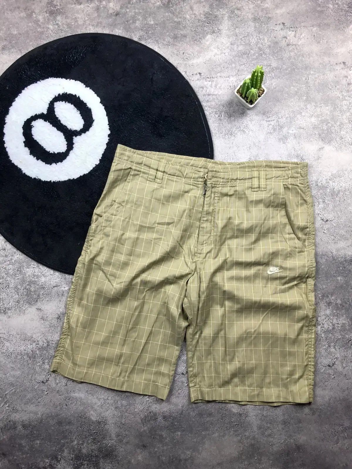 Nike NIKE Vintage Streetwear Checkered Mini Logo Swoosh Shorts Size US 33 - 1 Thumbnail