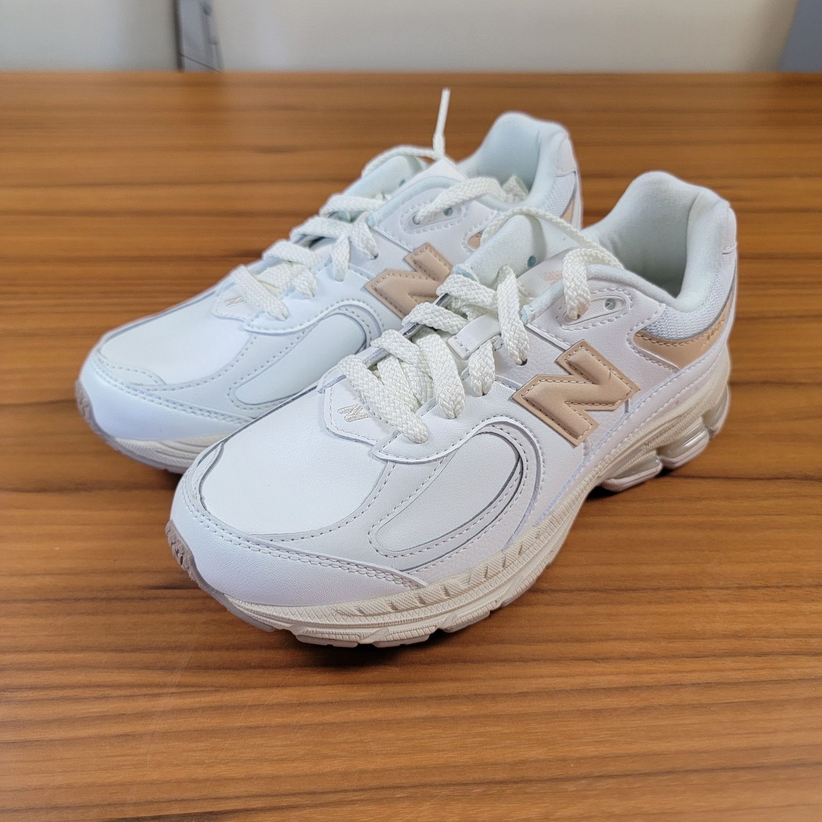 New Balance New Balance 2002R Big Kid 'Moonbeam Frappe' Wm Sz 4 GC2002VF Size US 5.5 / IT 35.5 - 1 Thumbnail