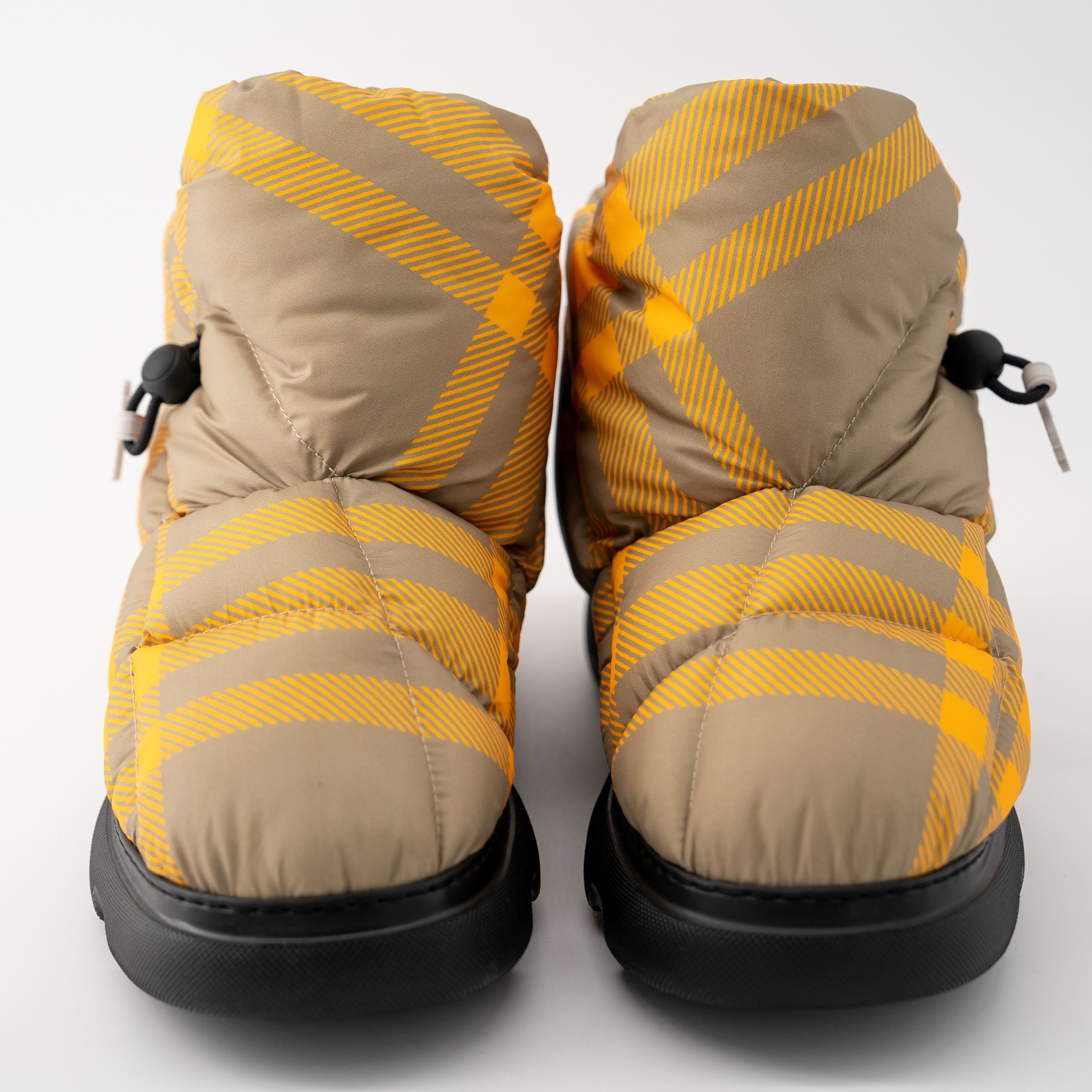 Burberry 41 8us Burberry Pillow Boots Yellow Check Padded Drawstring Size US 8 / EU 41 - 2 Thumbnail