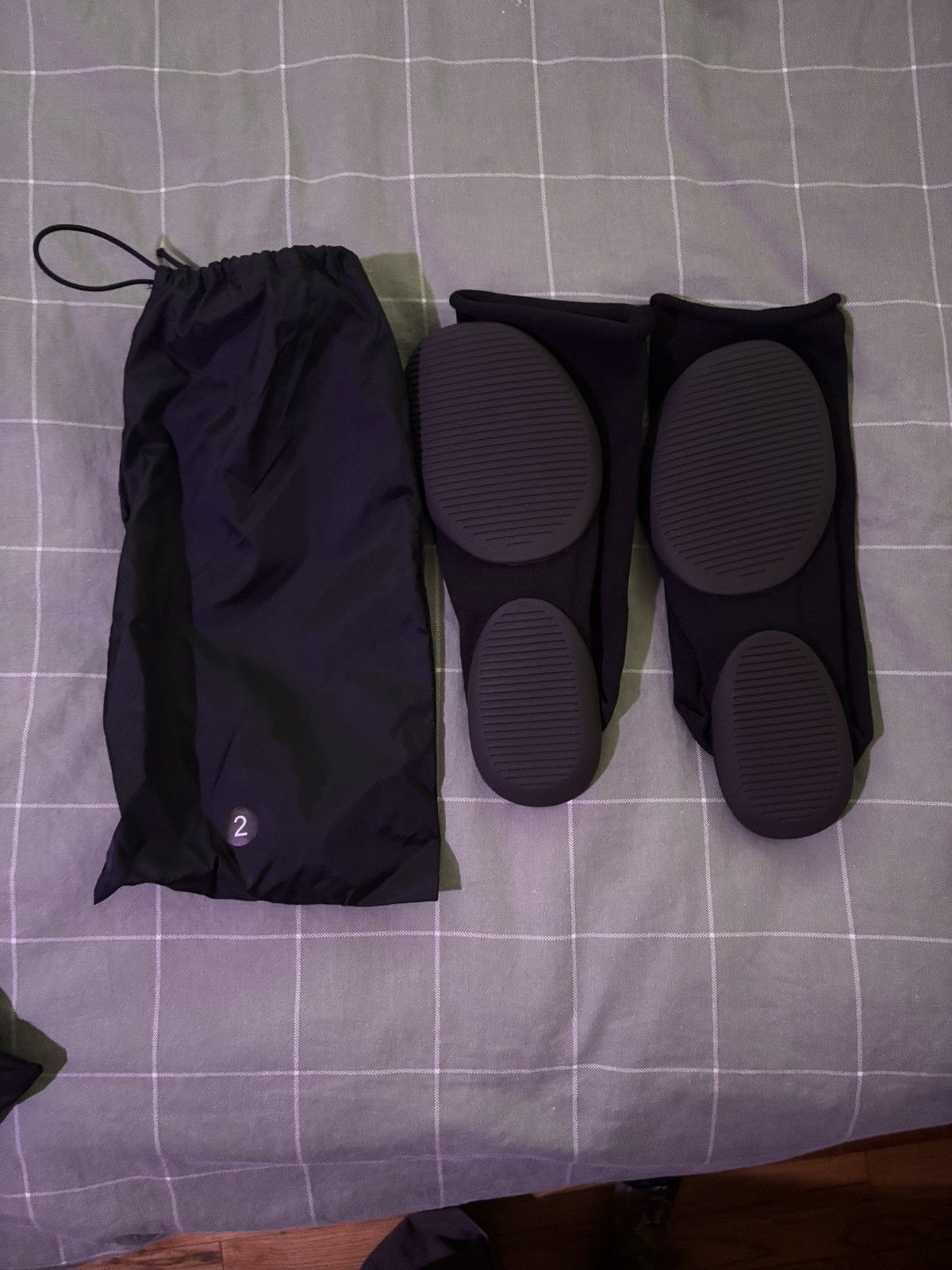 Yeezy YZY Pods Size US 10 / EU 43 - 1 Thumbnail
