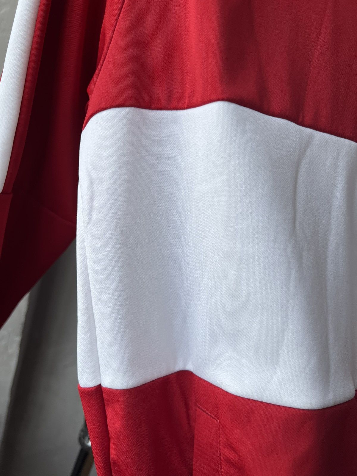 Nike 2020 LIVERPOOL TRACK JACKET ANTHEM RED/WHITE NIKE SIZE M Size US M / EU 48-50 / 2 - 8 Thumbnail