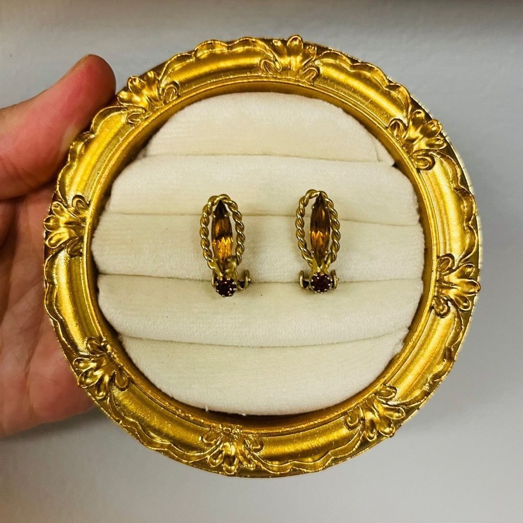 Vintage Vintage Topaz Clip On Earrings Gold Toned Metal and Brown Size ONE SIZE - 3 Thumbnail