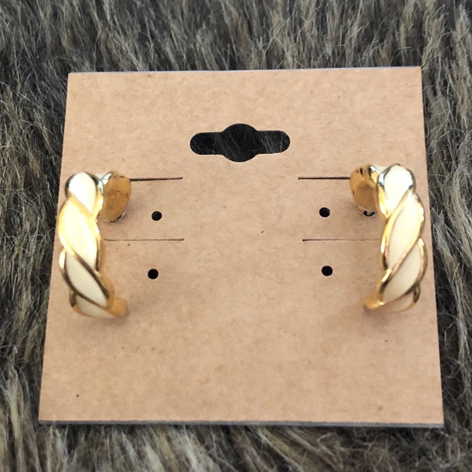 Vintage Vintage cream enamel gold tone setting hoops Size ONE SIZE - 2 Thumbnail